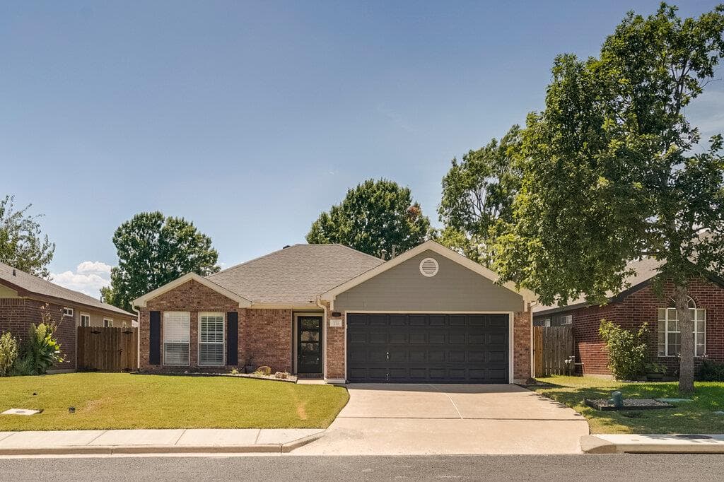 226 Claris Ln