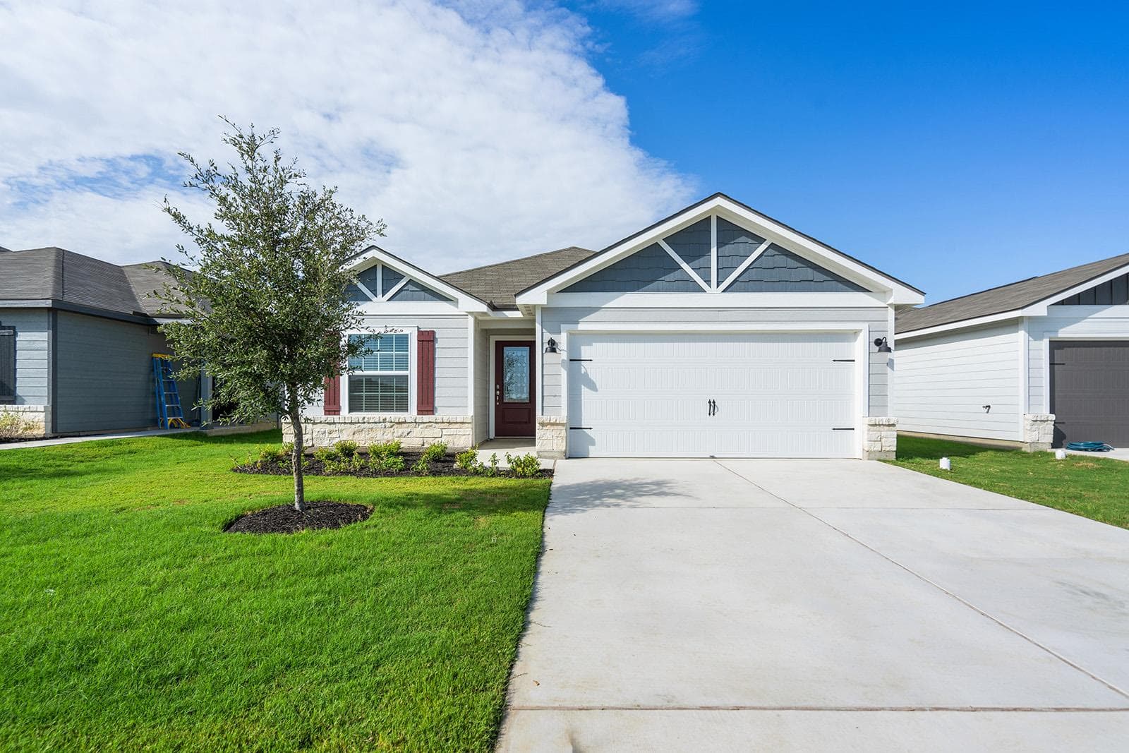 245 W Luna Blue Ln