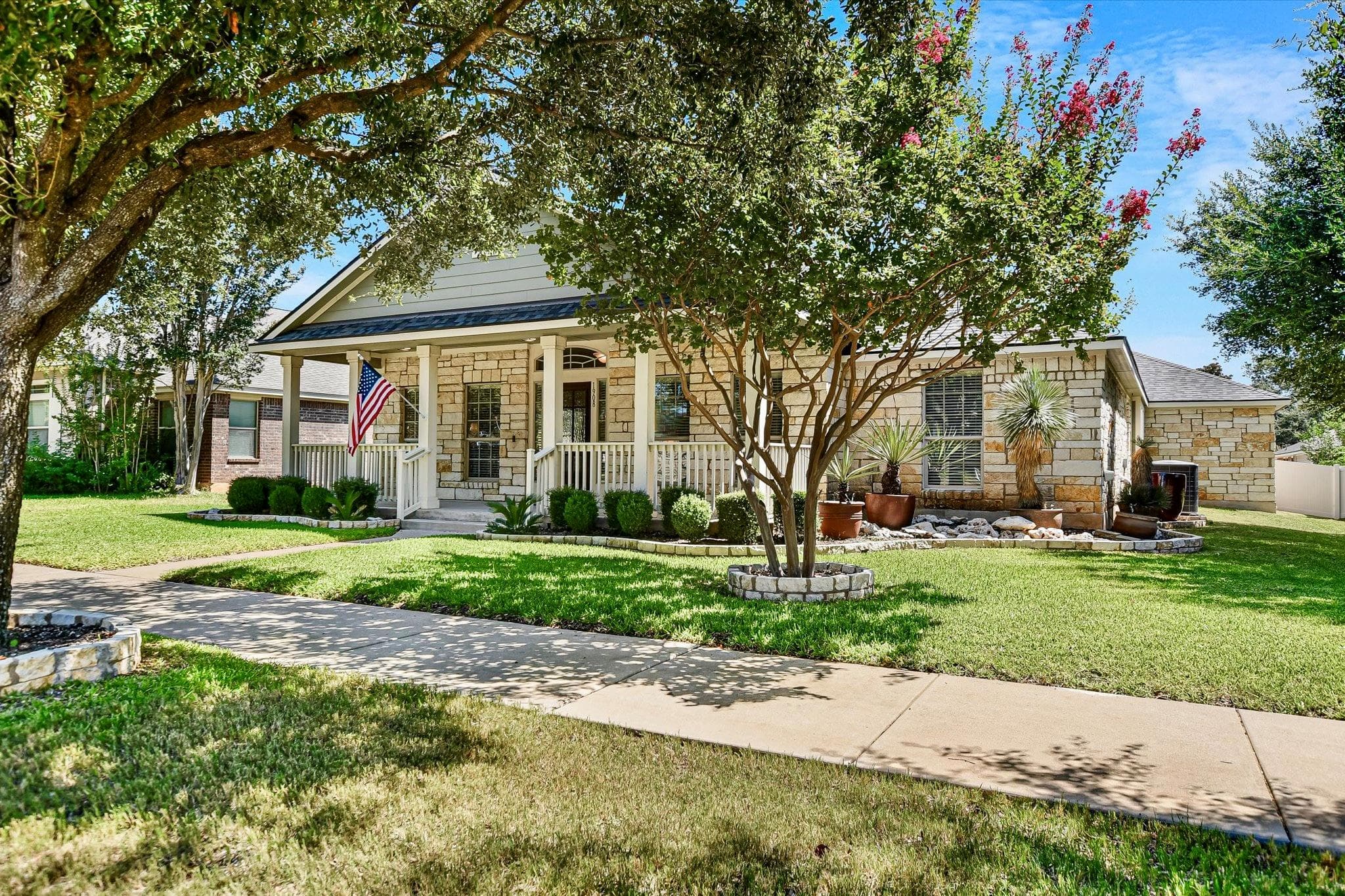 1908 Main St
