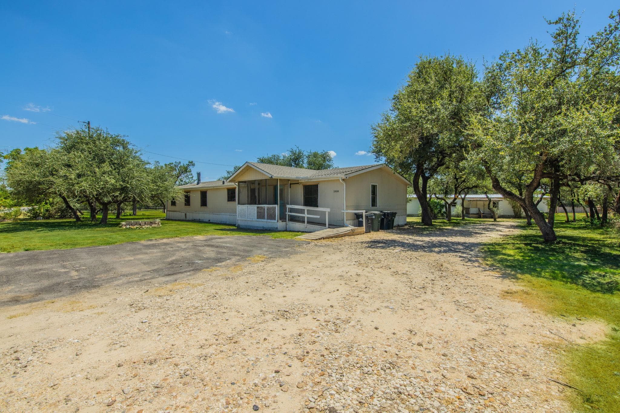 1808 Falcon Oaks Dr
