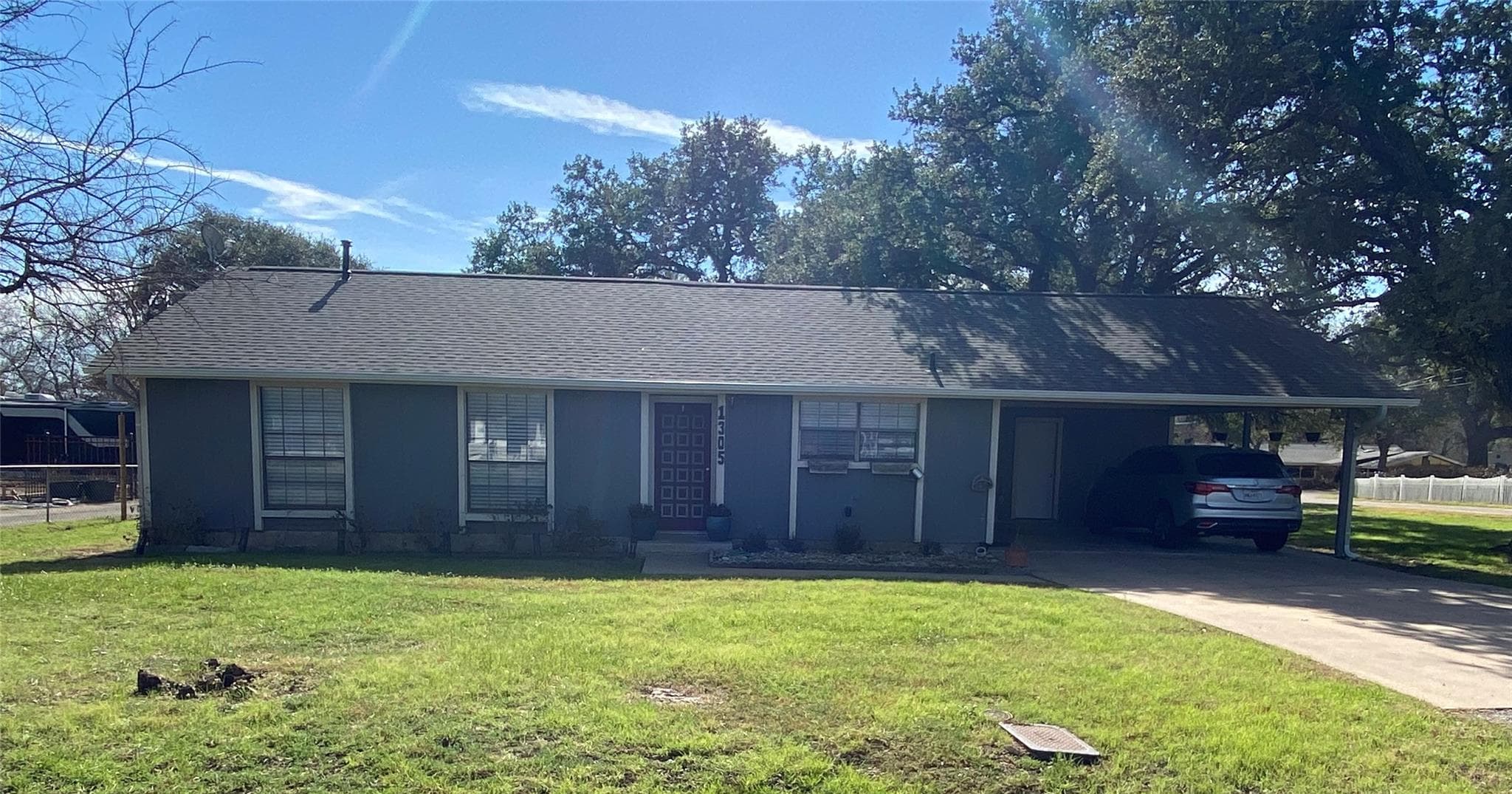 1305 E Main St