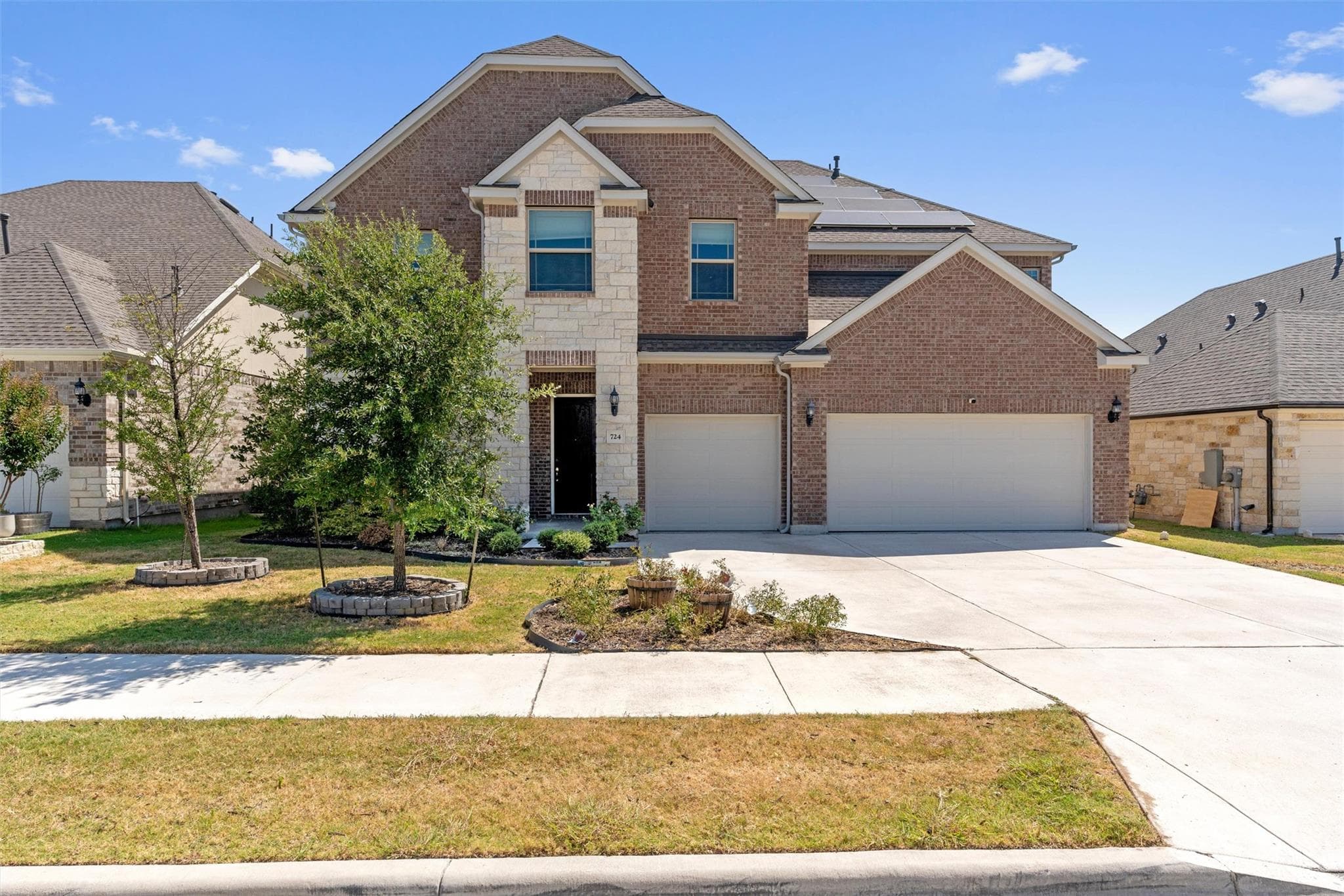 724 Landing Ln