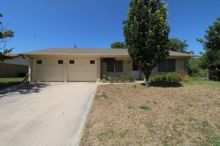 1603 Hughes Ave