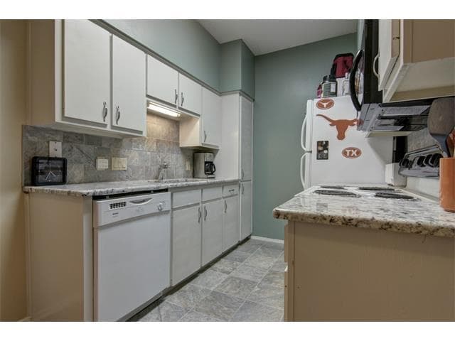 106 E 30th St #207