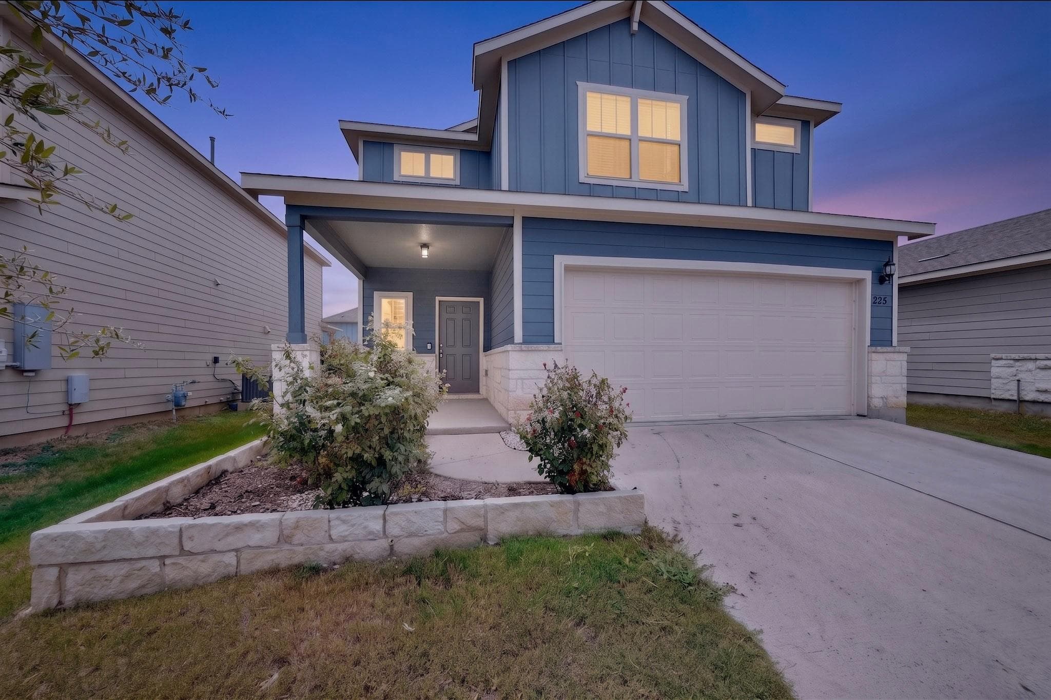225 English Oak St