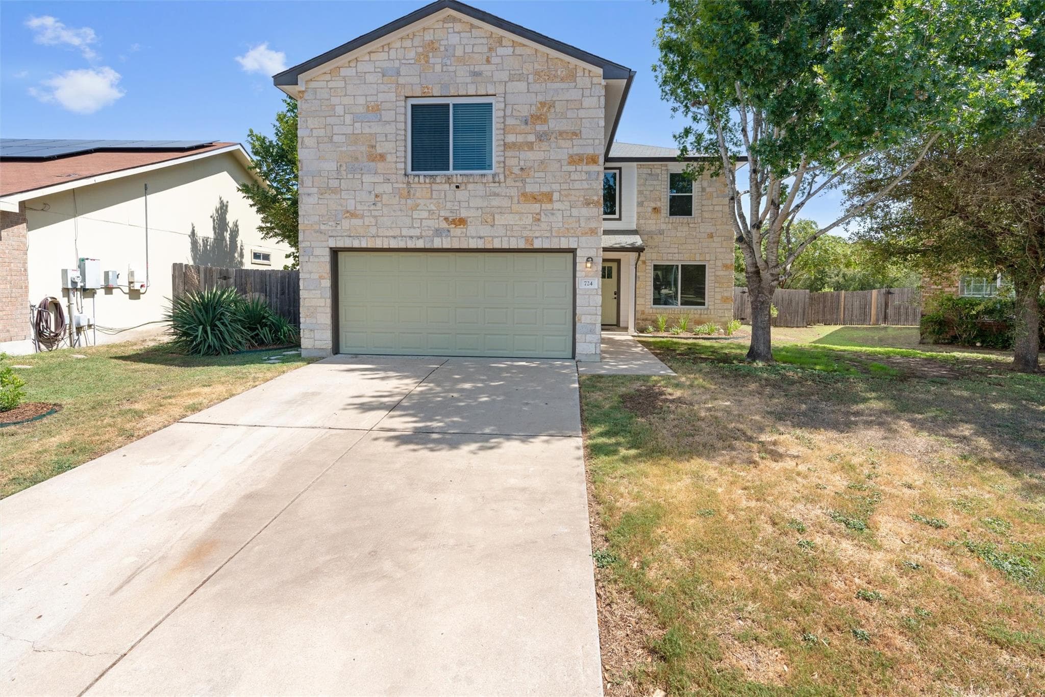 724 Lavaca Loop