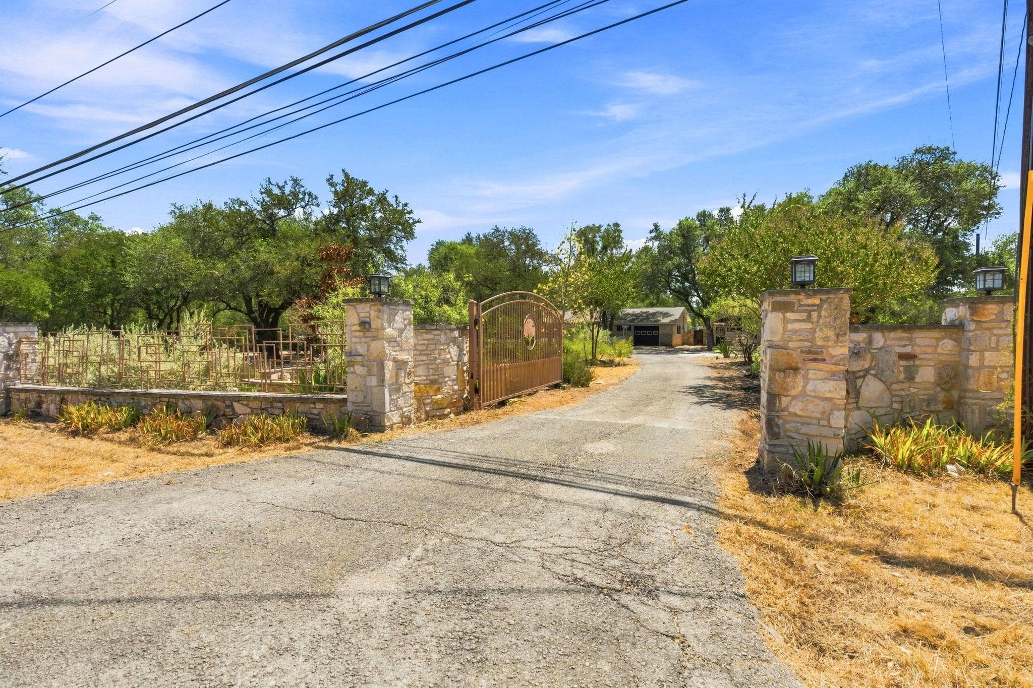 3809 Wyldwood Rd