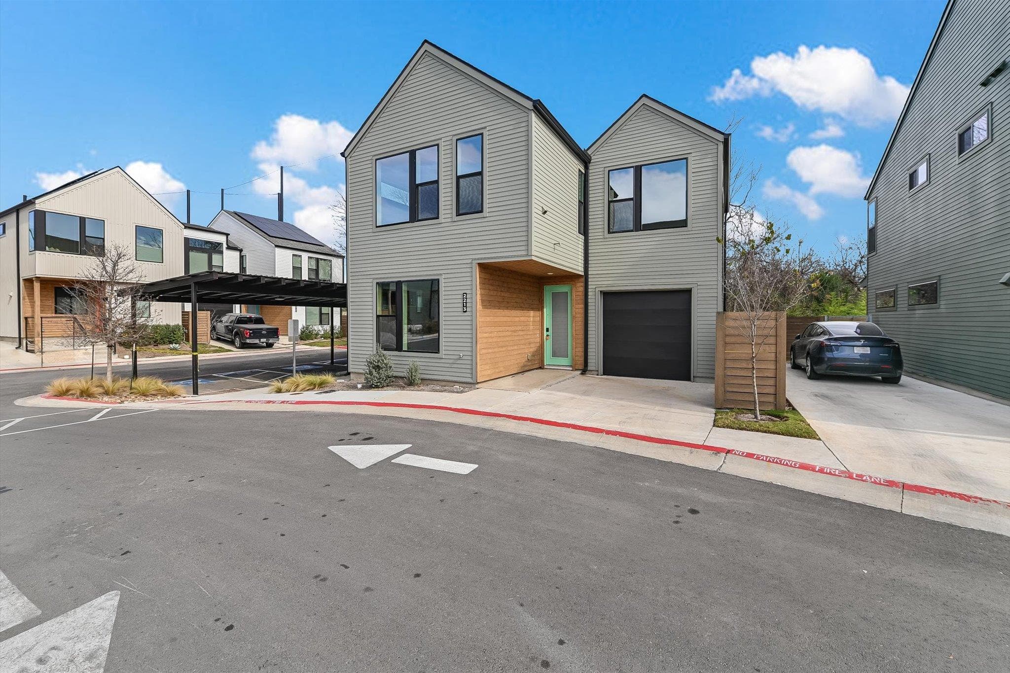2211 E M Franklin Ave #22