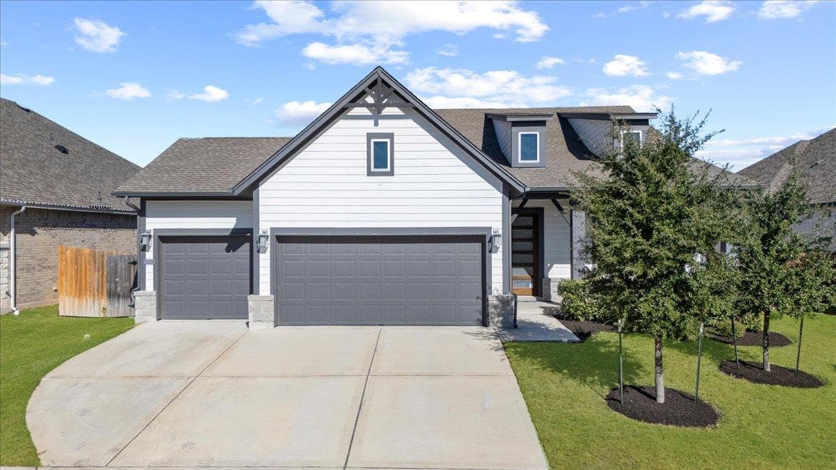 908 Knowles Dr