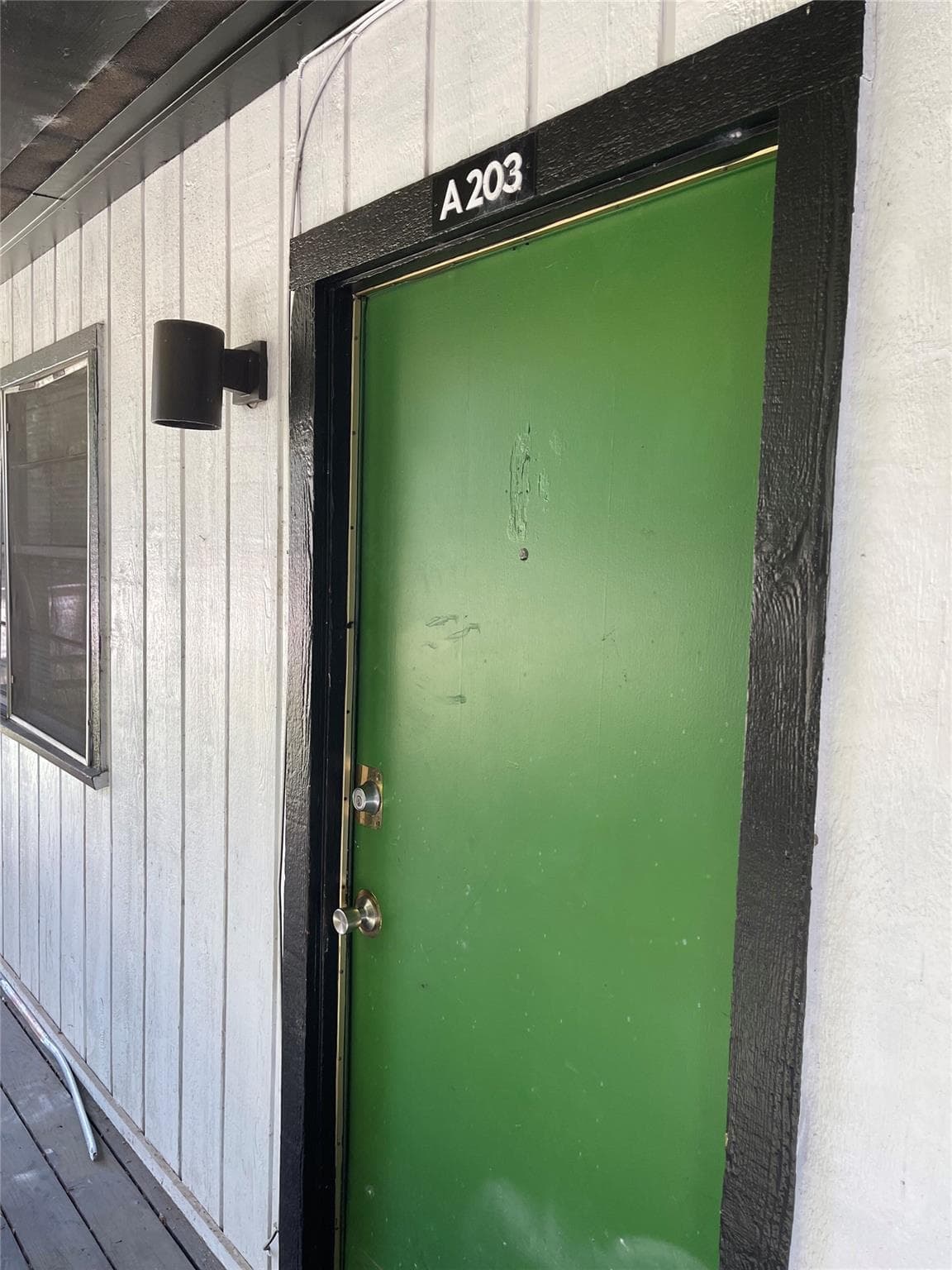 2711 Hemphill Park #11F- (A203)