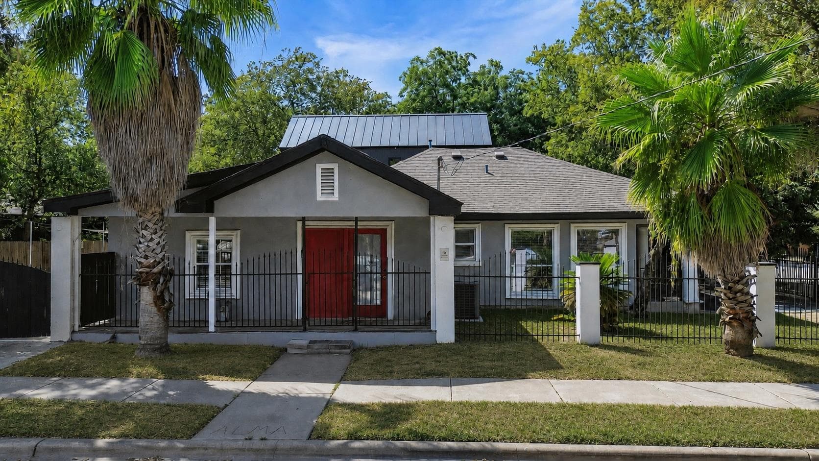 1915 Canterbury St