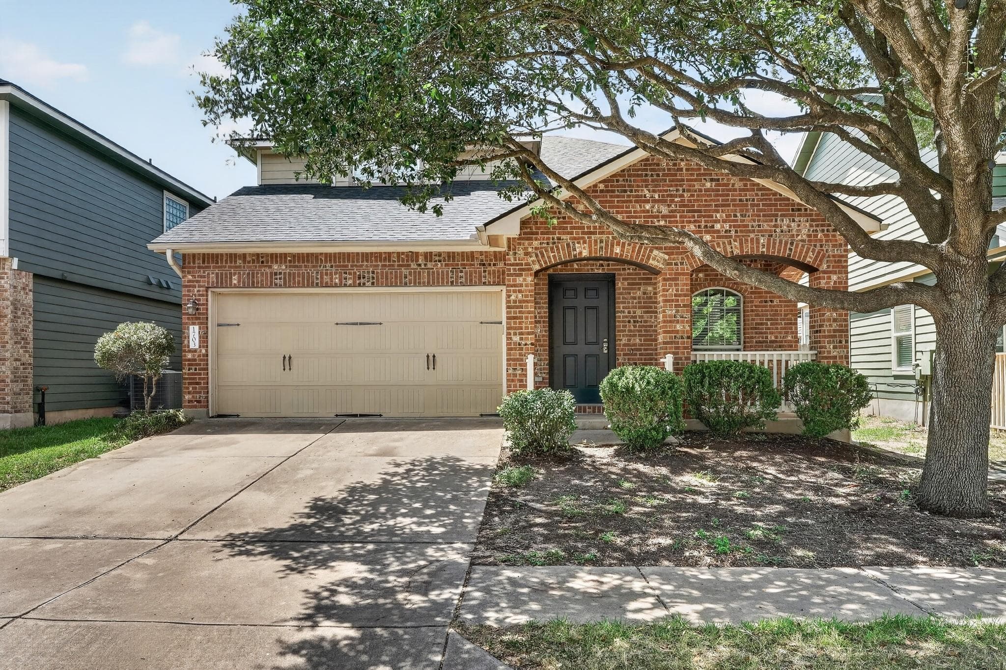 1703 Comfort Ln