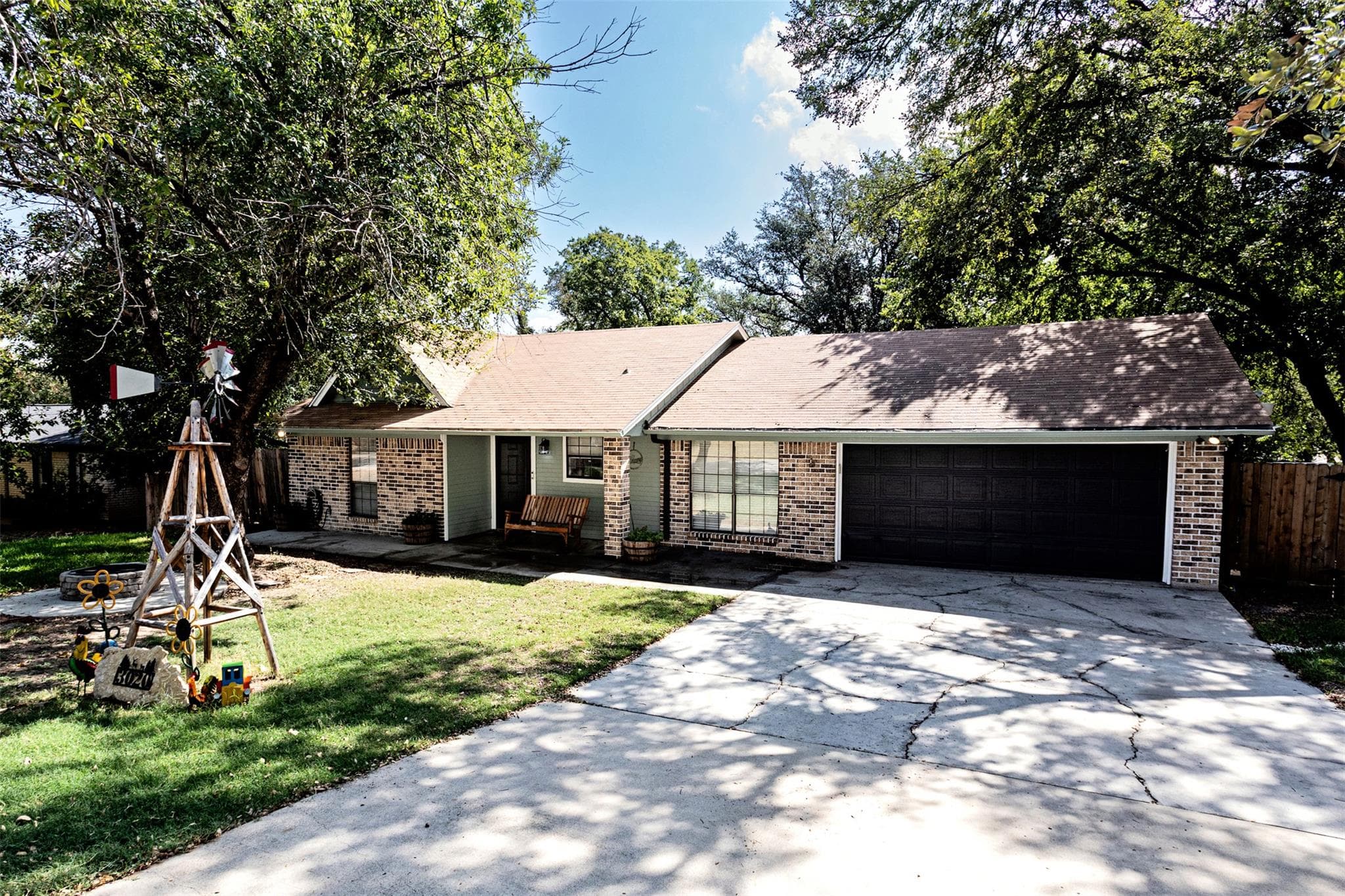 3020 Oakwood Dr