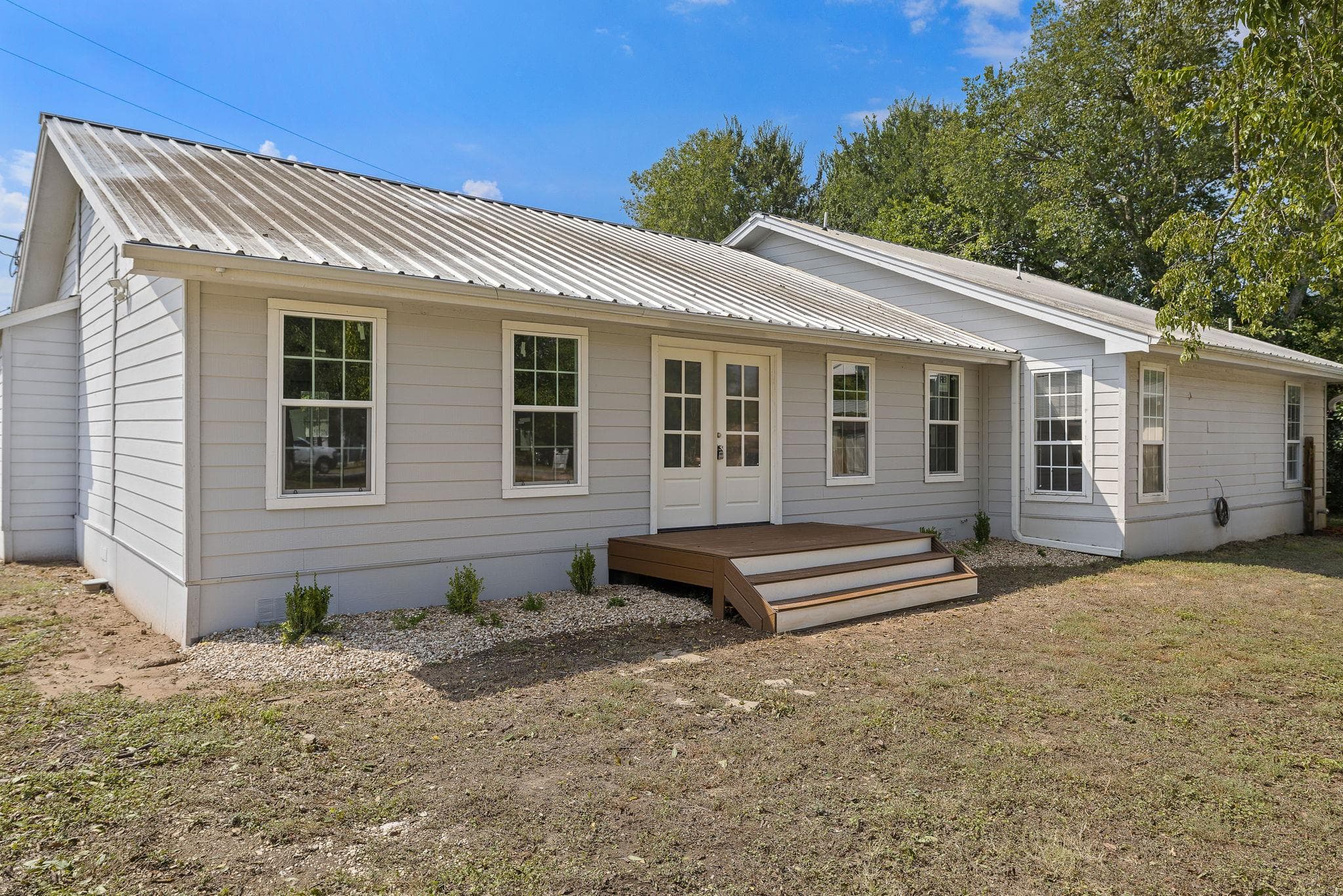 205 E Myrtle Ln