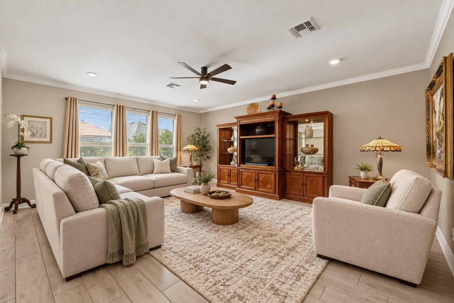 1212 Euless Ln