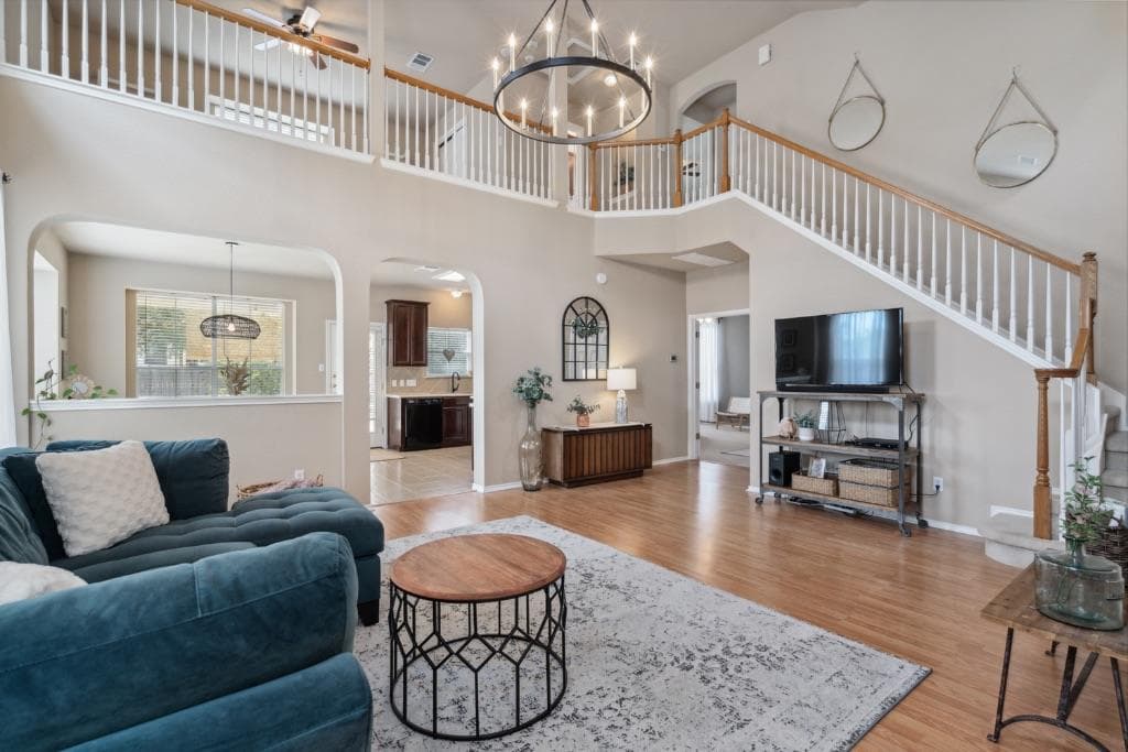 2913 Fleet Dr