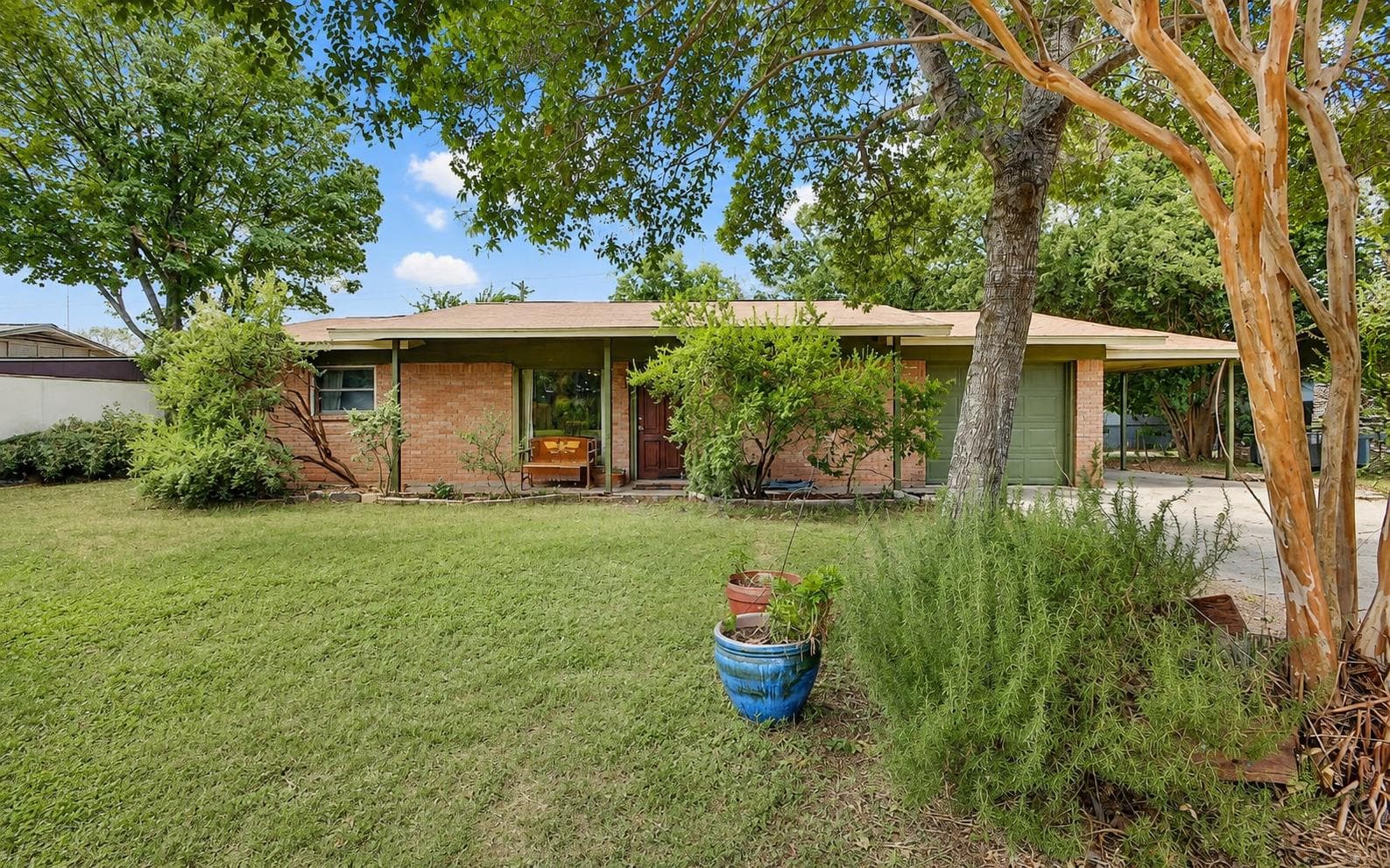 3209 Barton View Dr