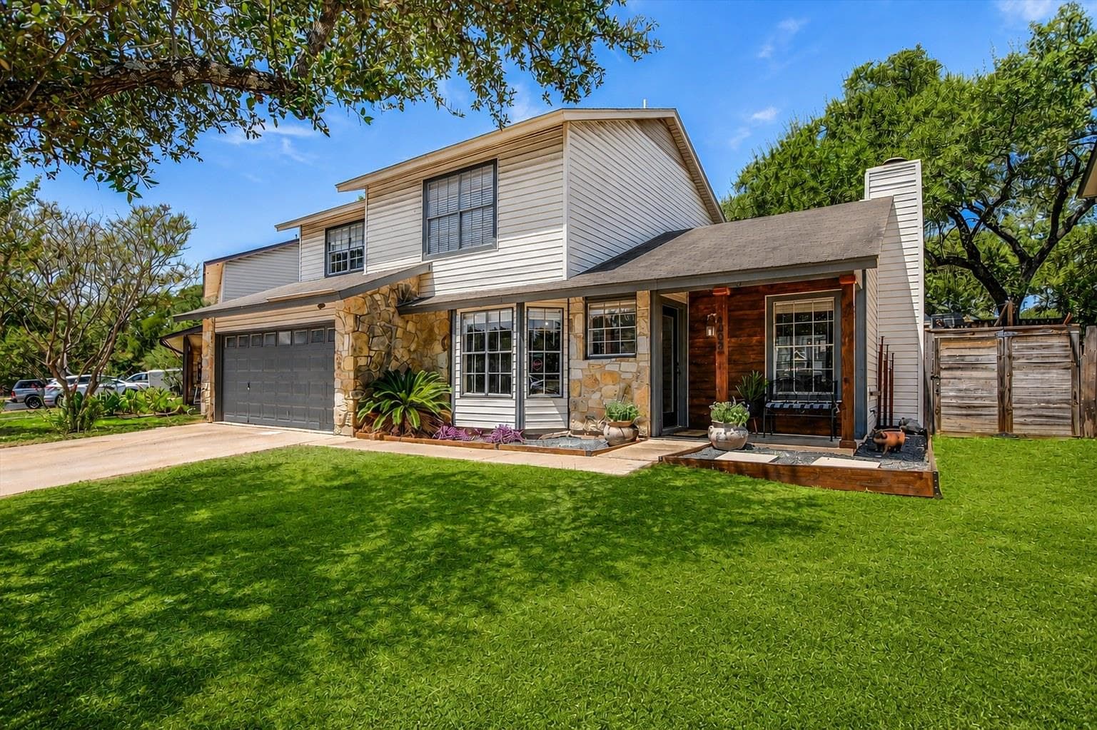 4302 Manzanillo Dr