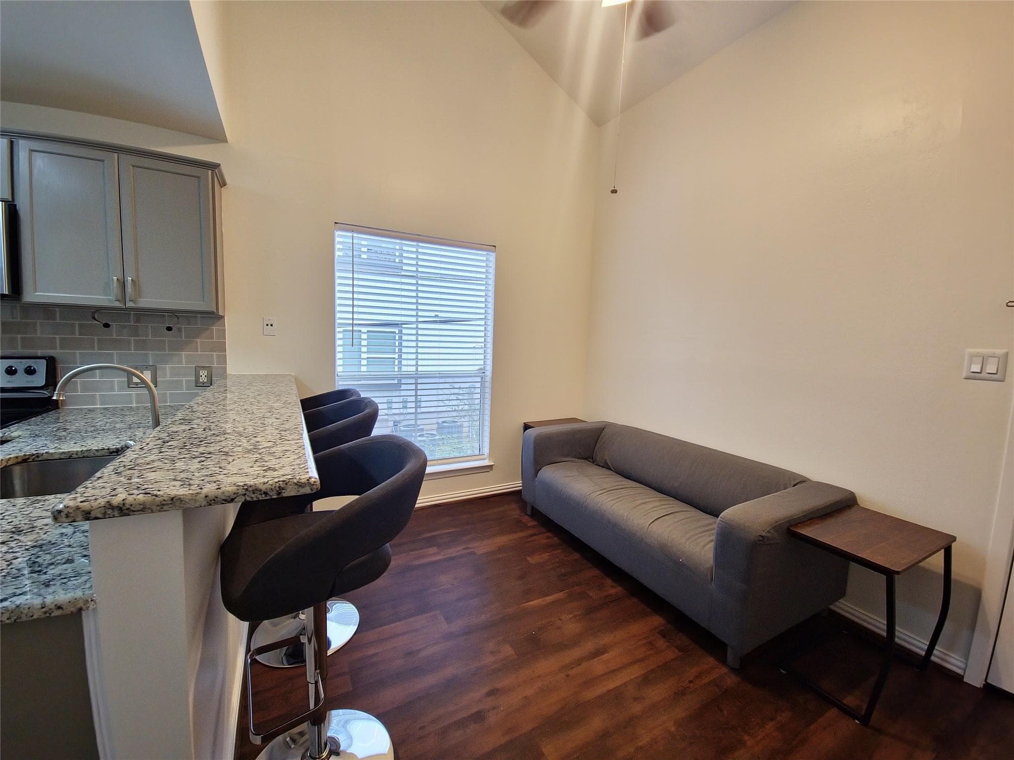 2313 Longview St #205