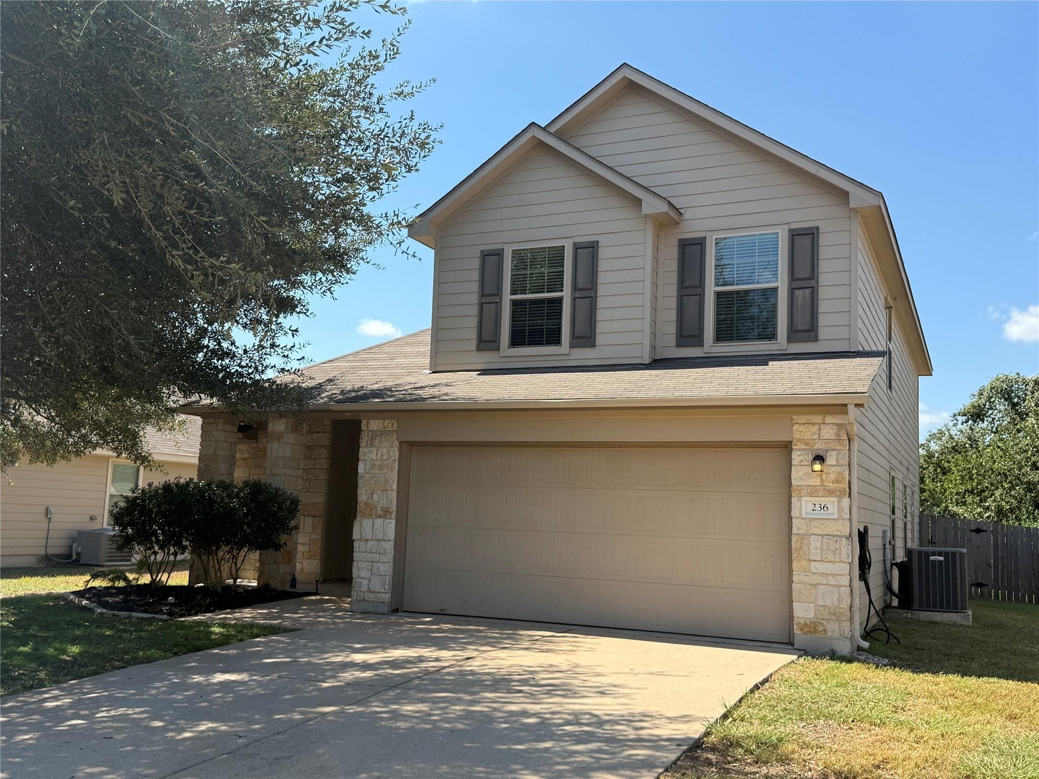 236 Falcon Ln