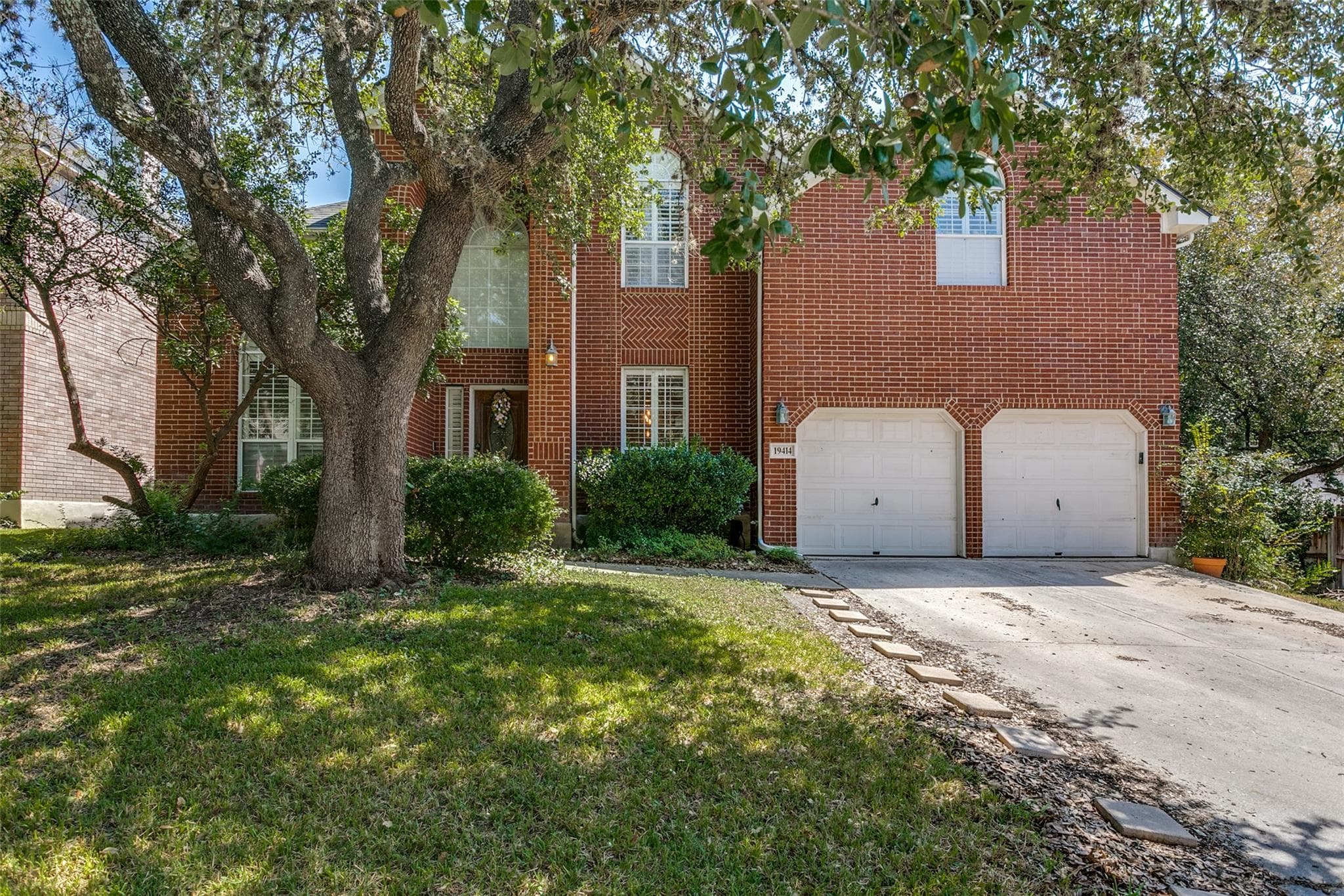 19414 Mill Oak None