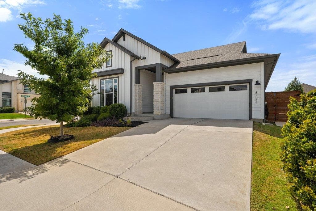 8324 Looksee Ln