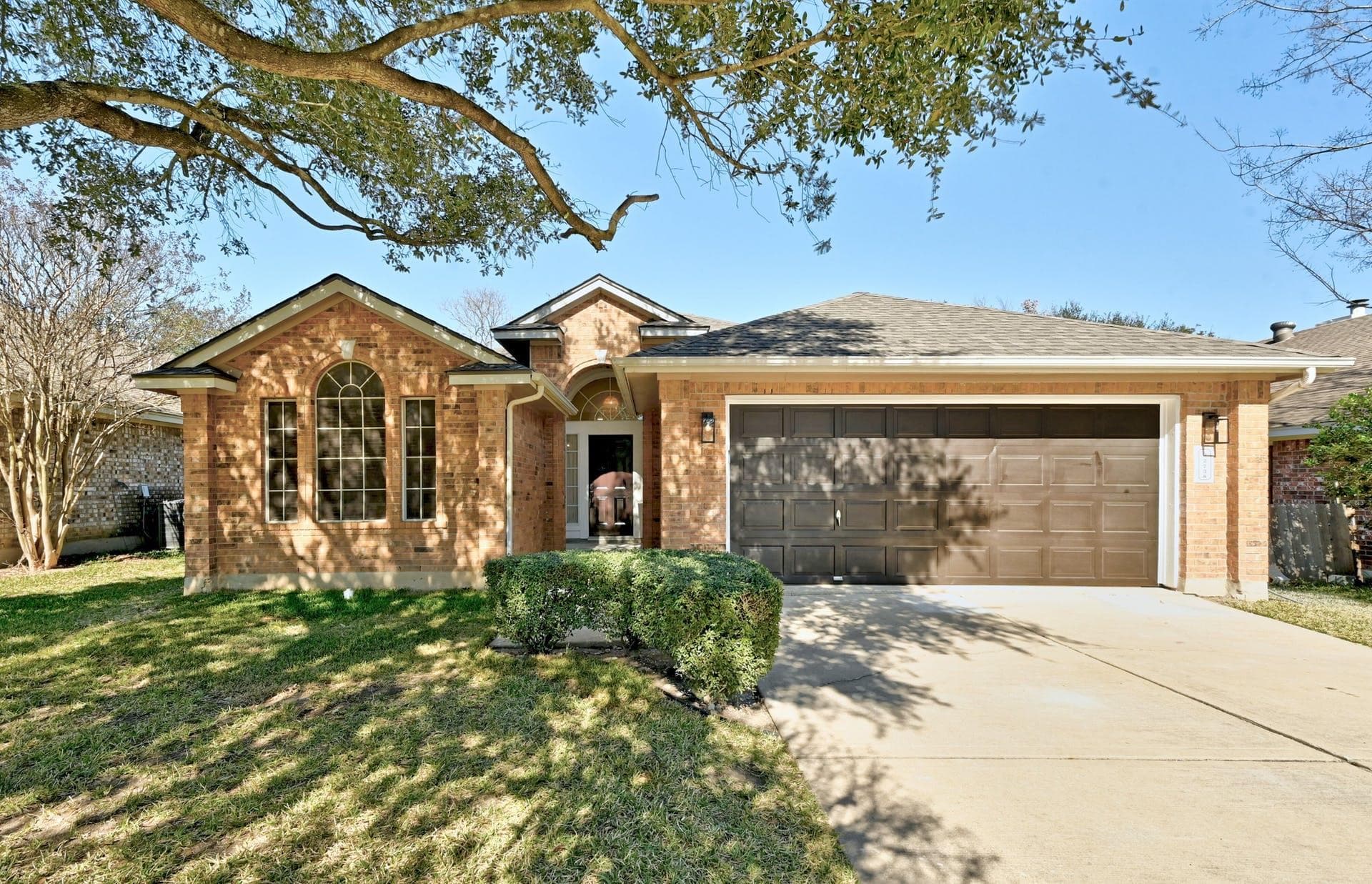 2738 Winding Brook Dr