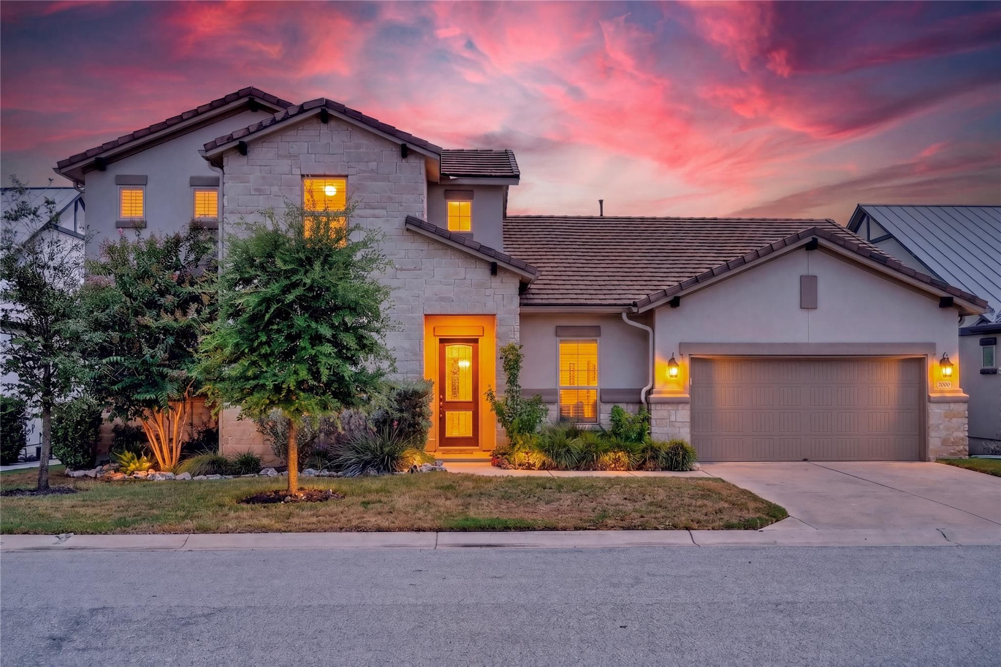 2000 Mazarro Dr