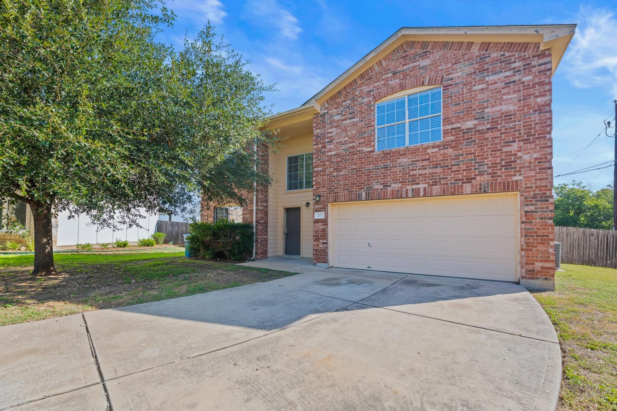 722 Lavaca Loop