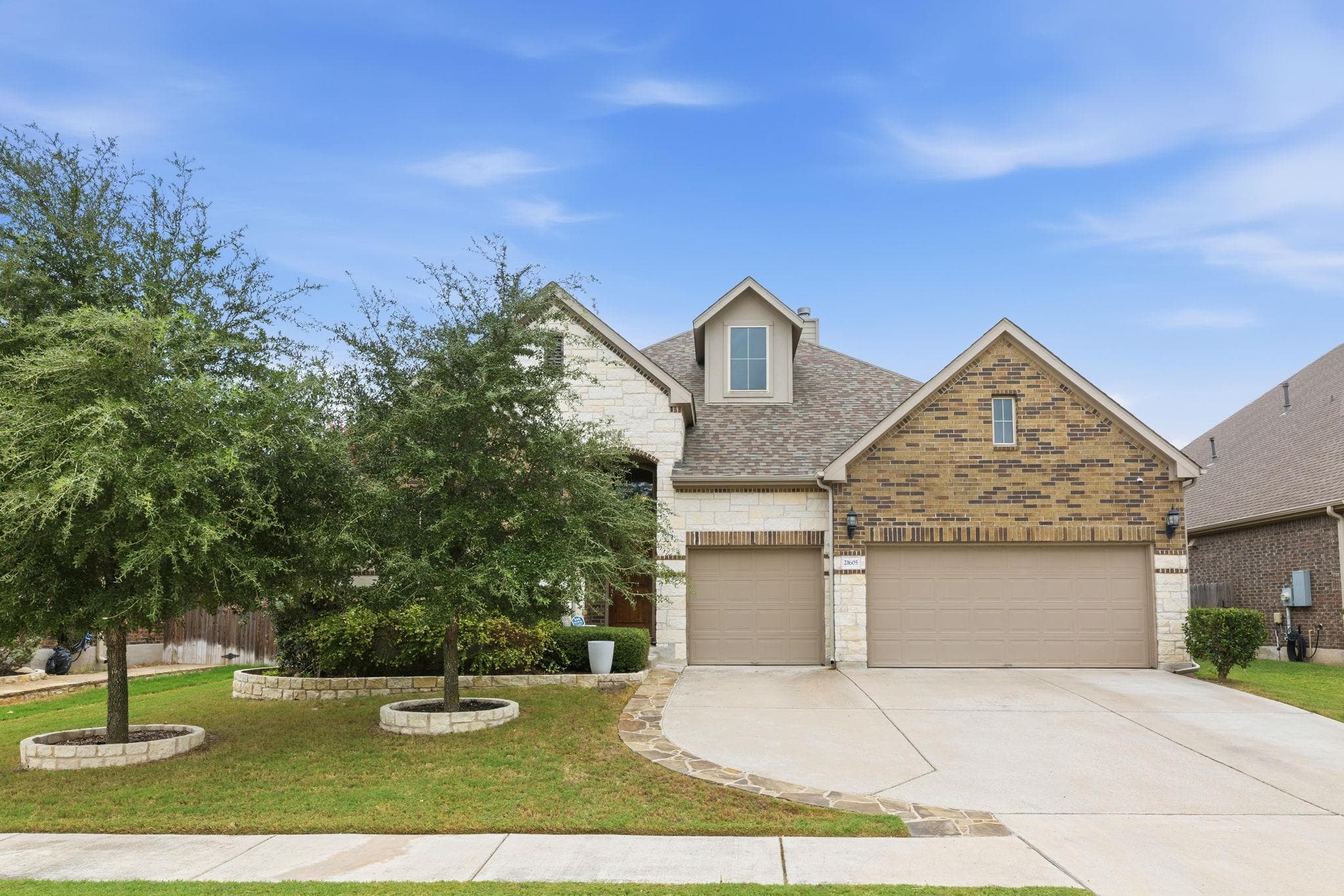 21605 Hines Ln