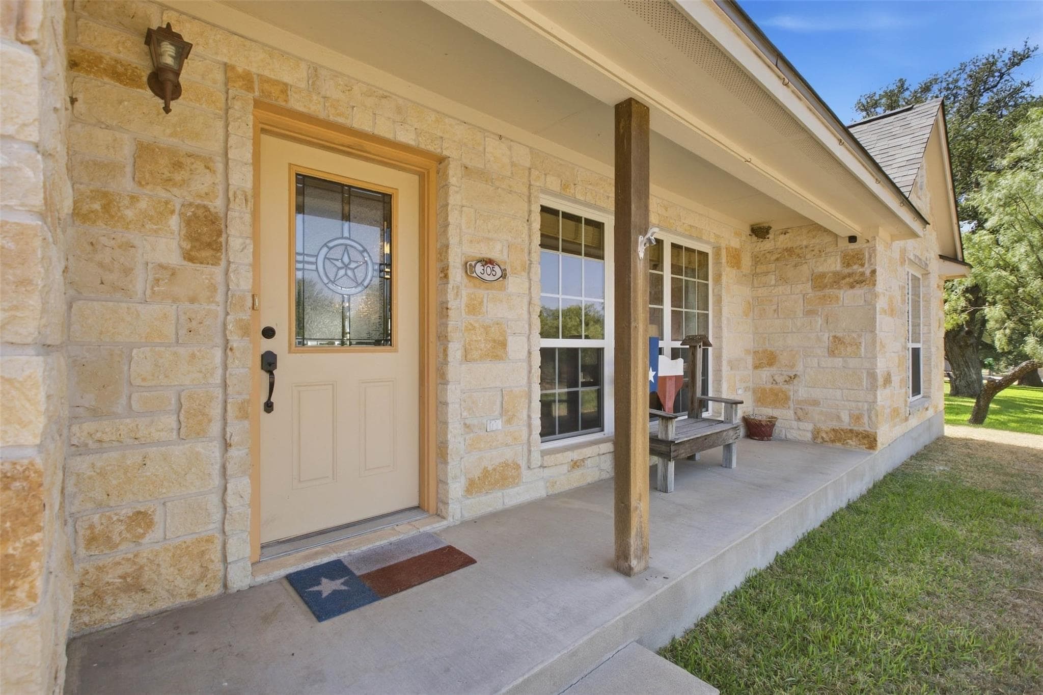 305 Pecan Dr
