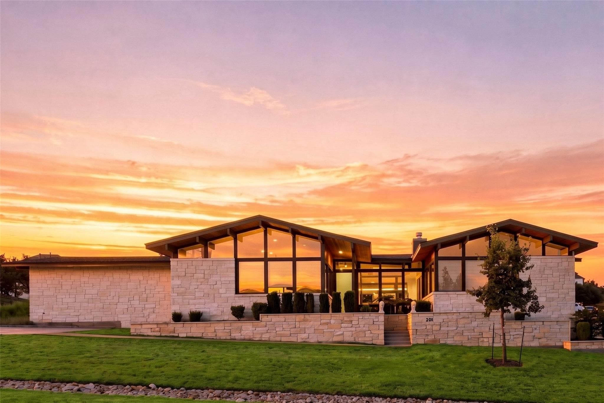 206 Waters View Ct