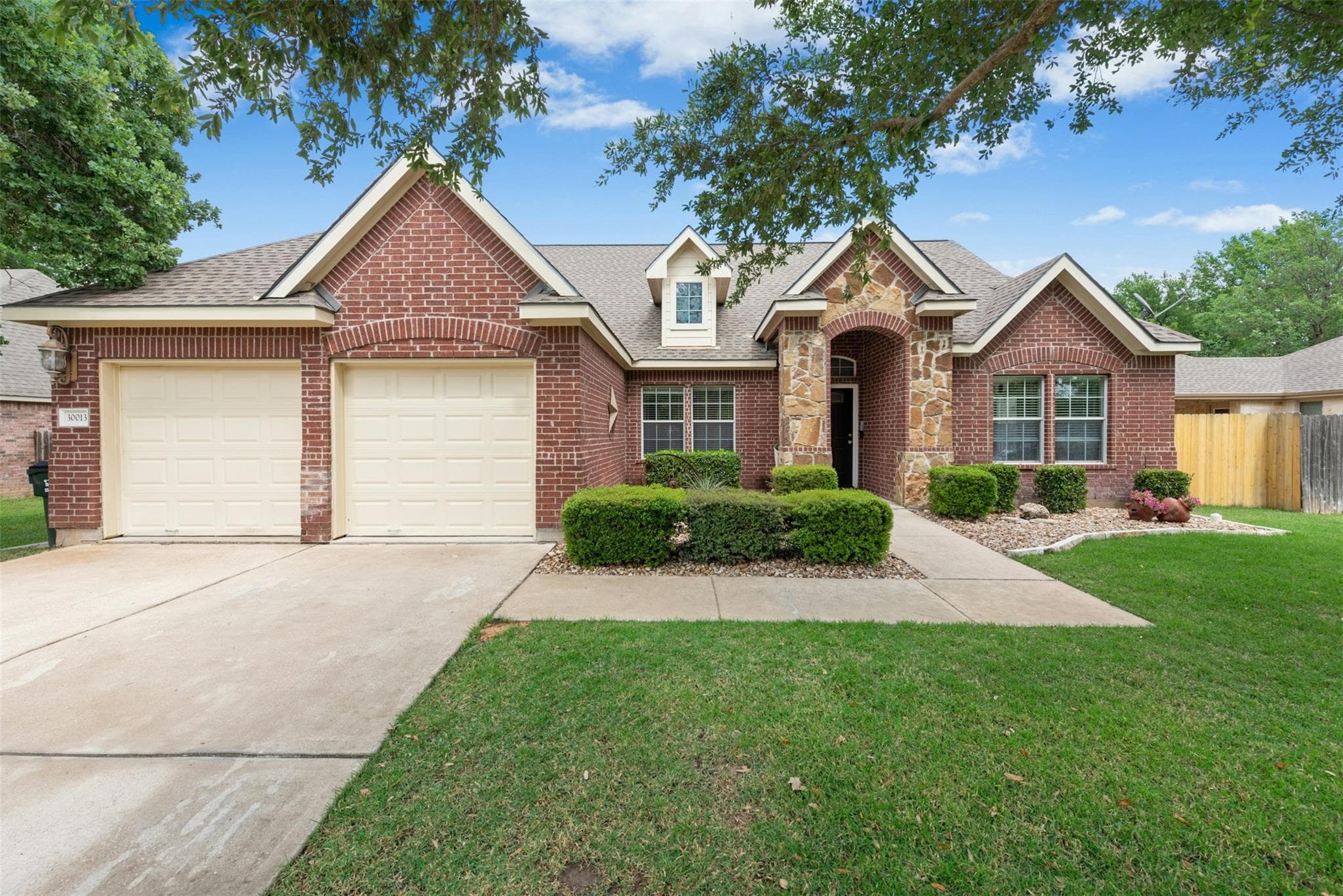 30013 Edgewood Dr