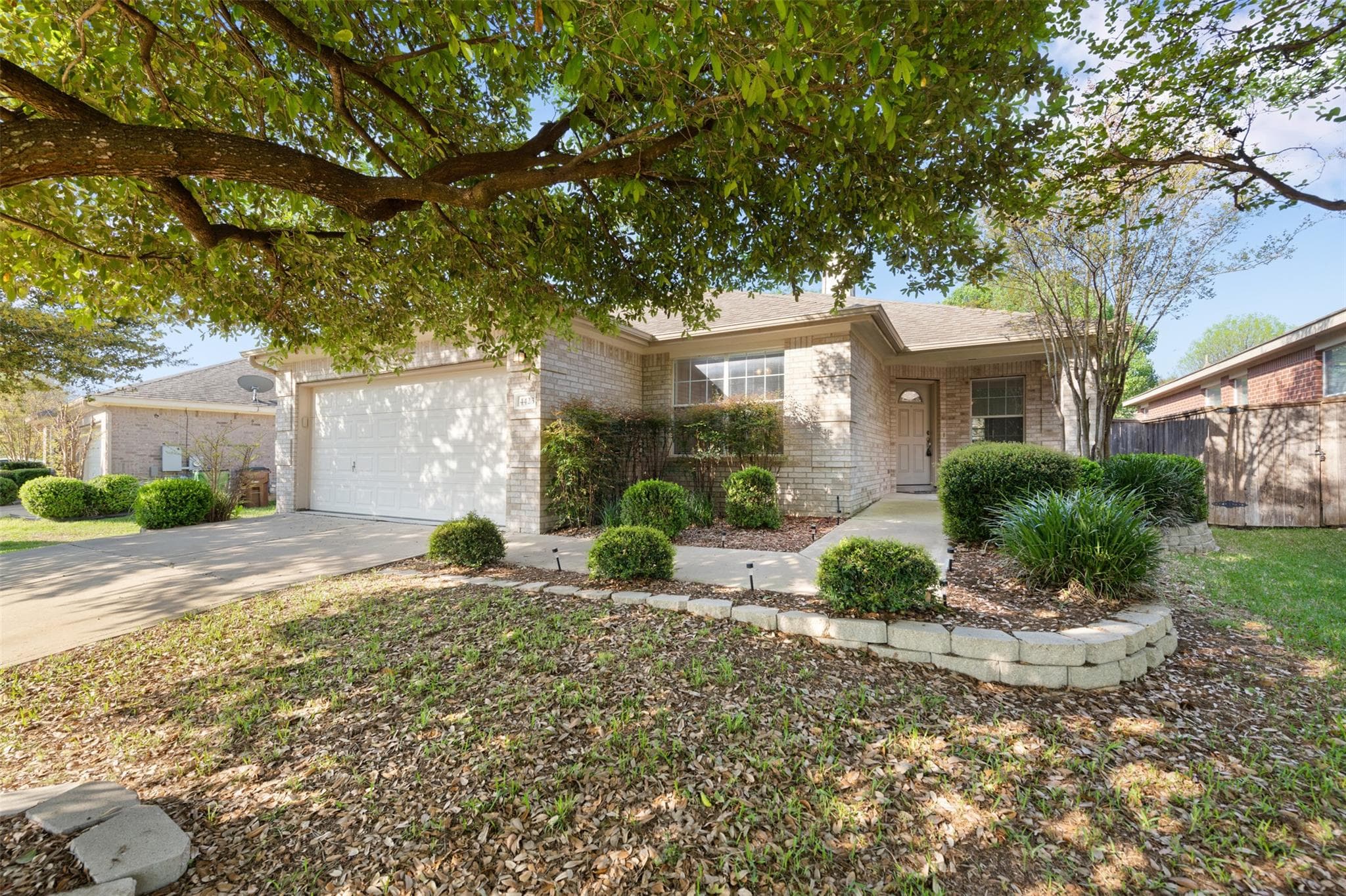 4423 Meadowside Ln