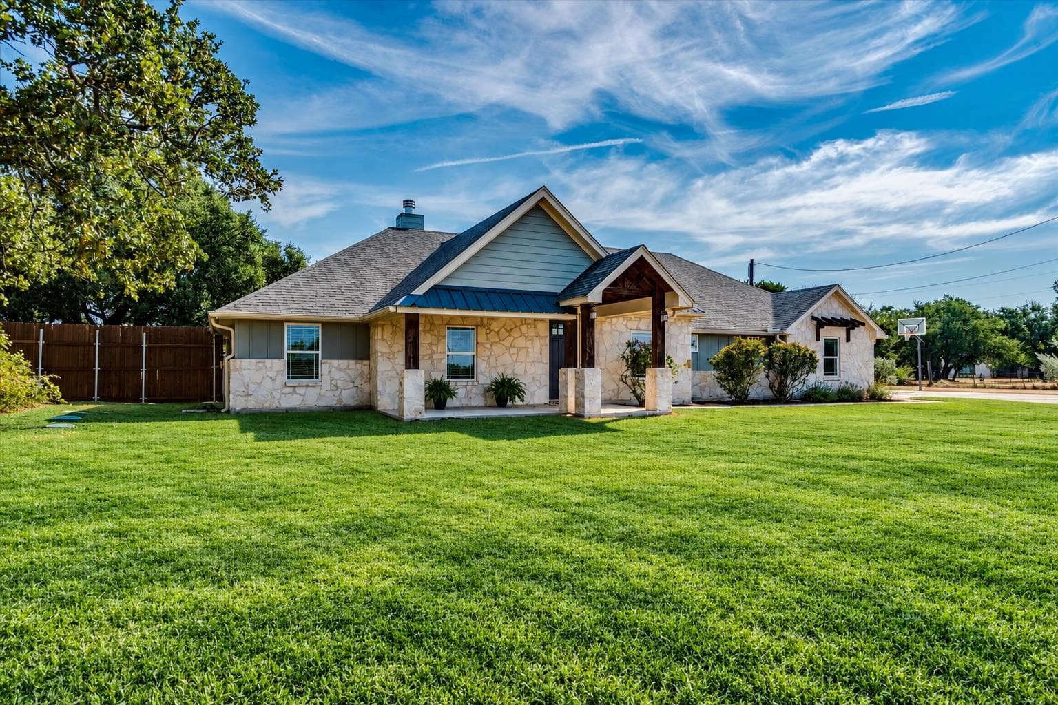 109 Deep Lake Cir