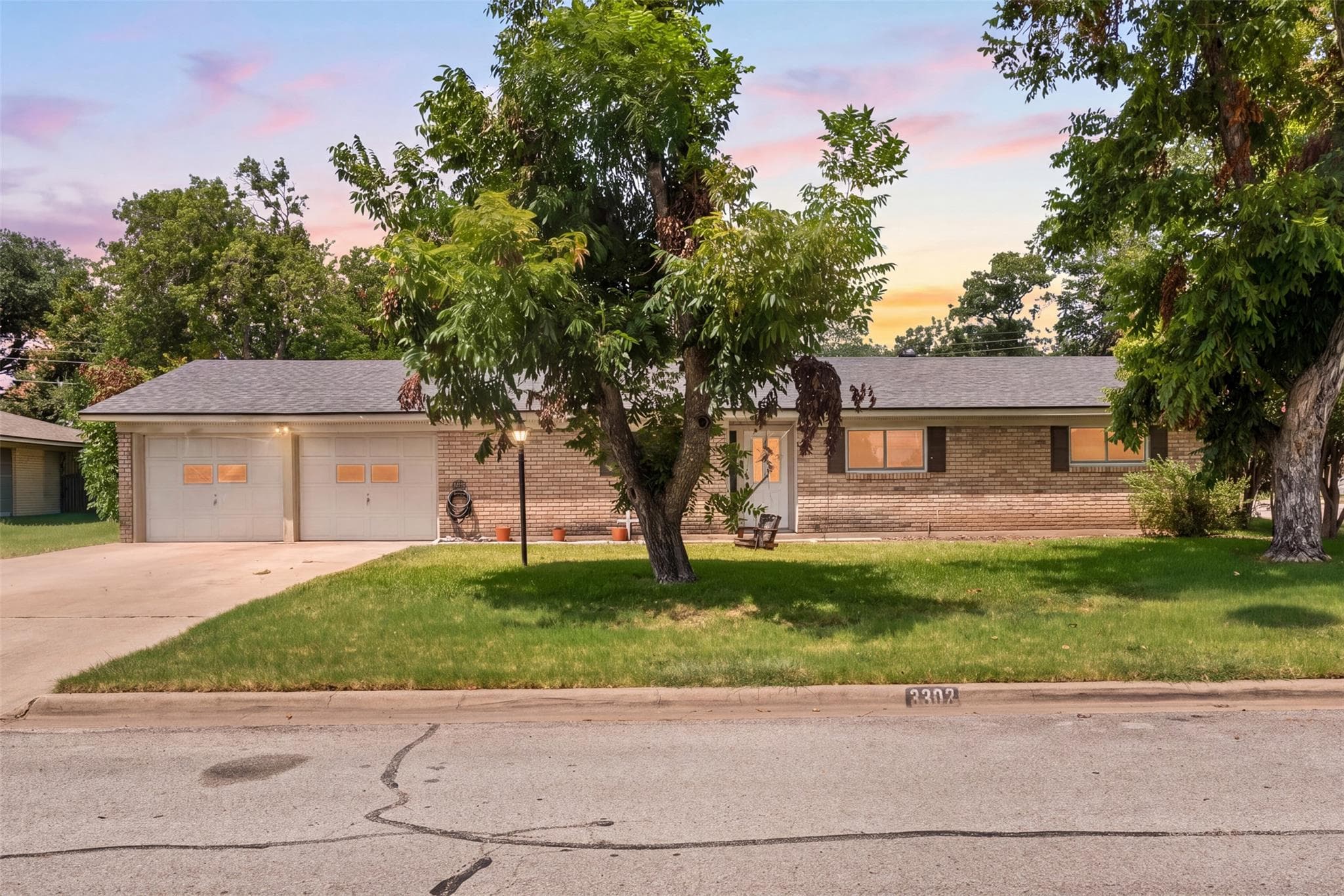 3302 Chisholm Trl