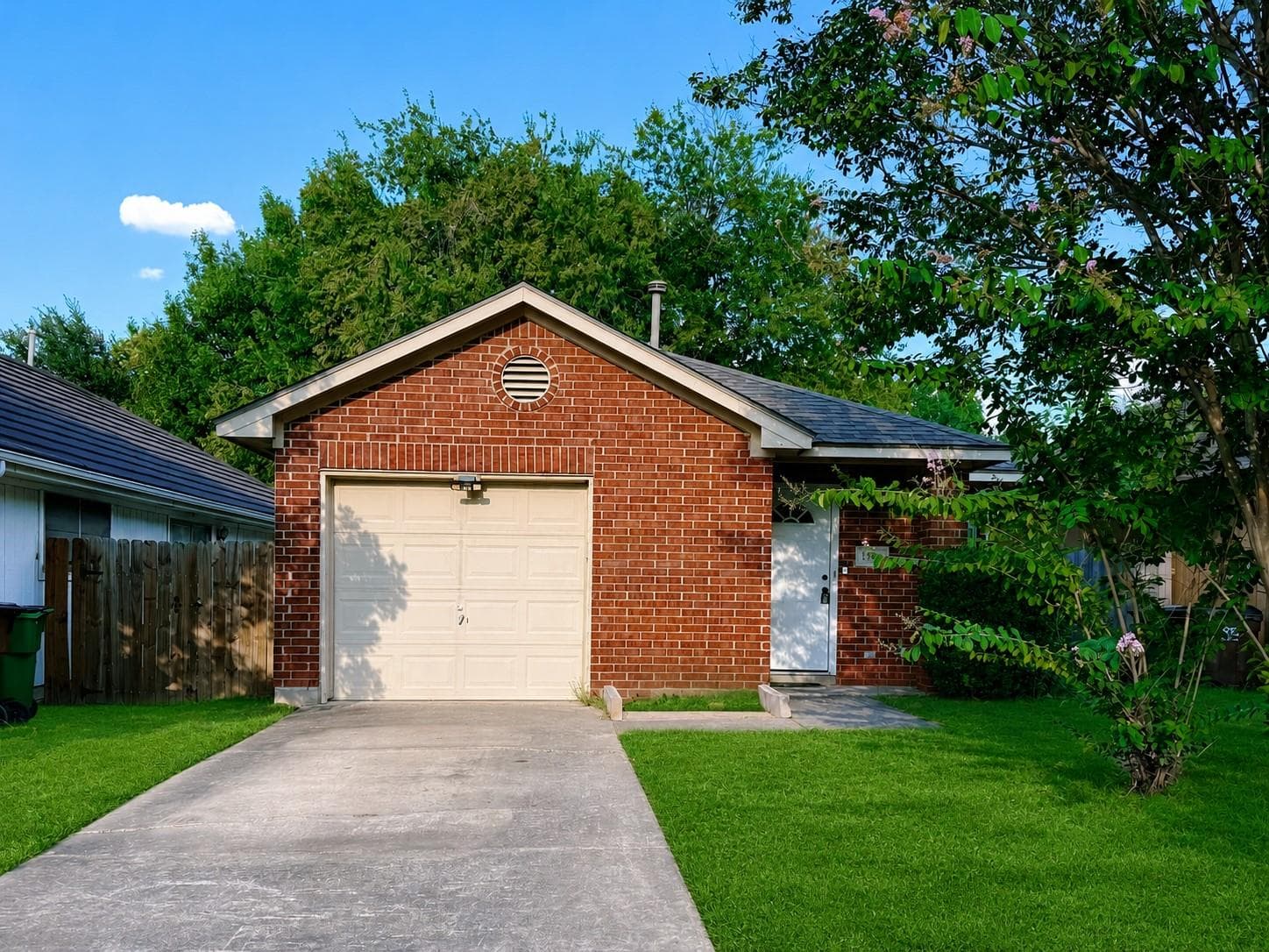 1581 Parkfield Cir