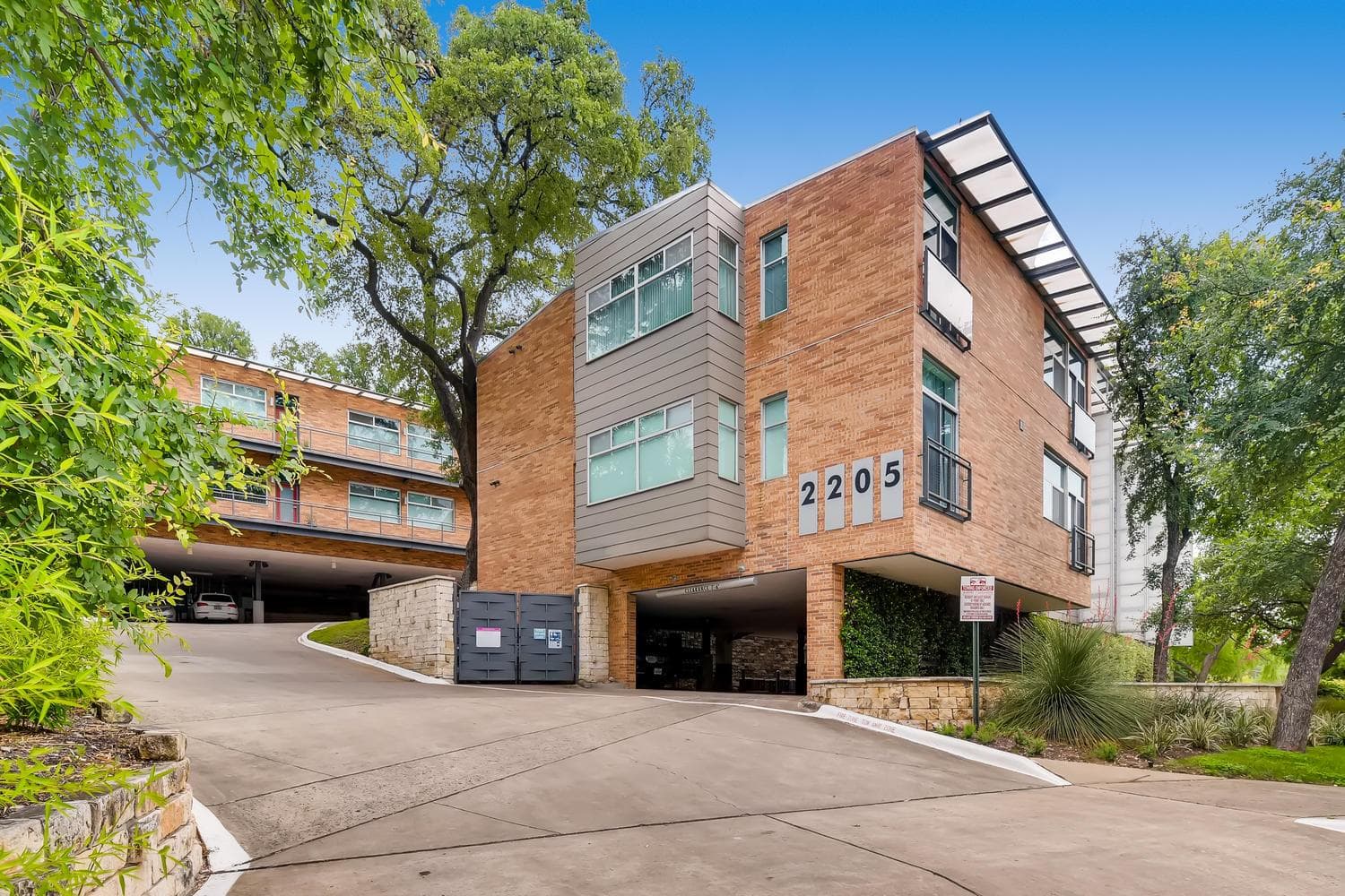 2205 N Lamar Blvd #311