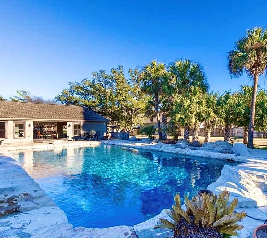 311 Oleander Dr