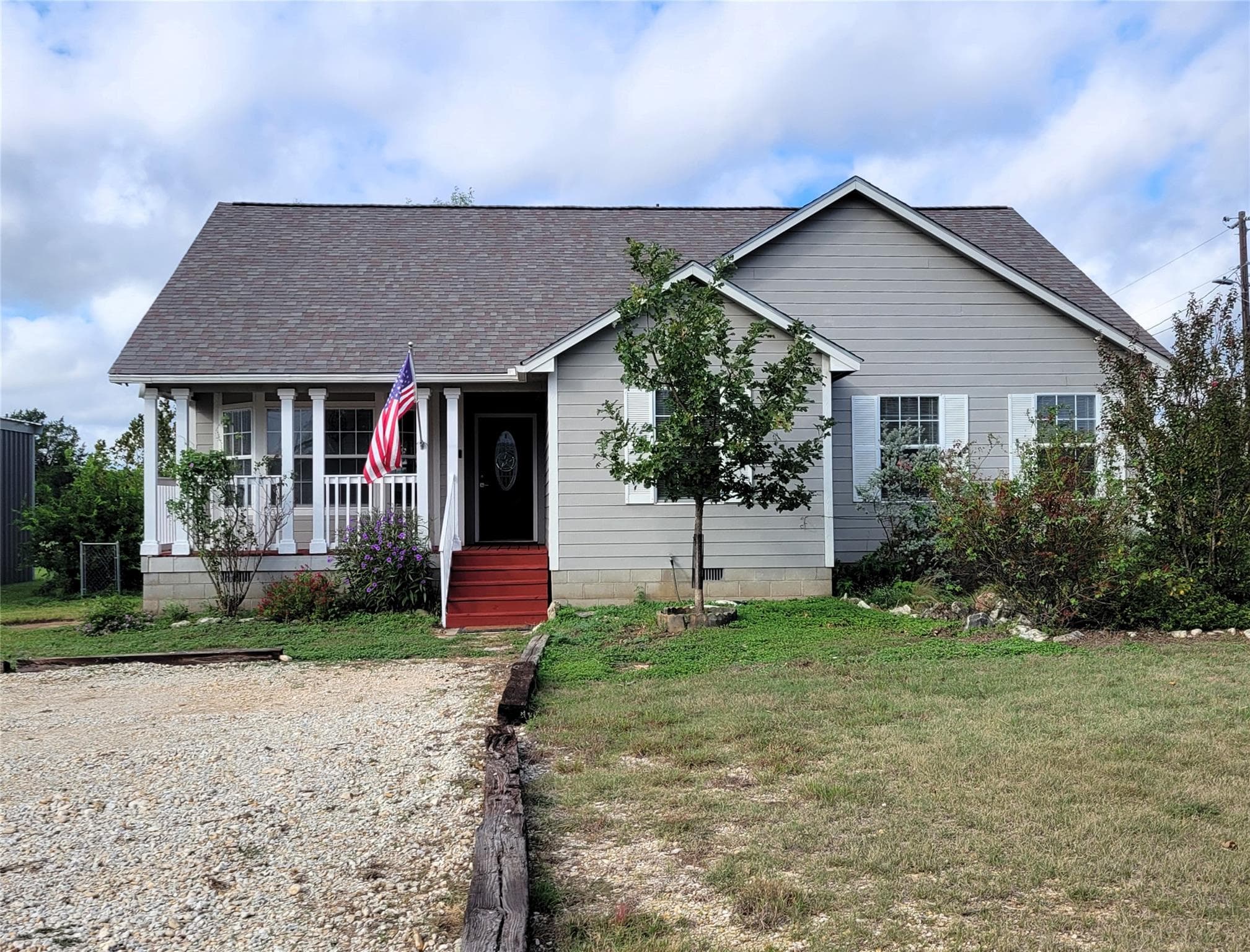 702 Phillip Ln