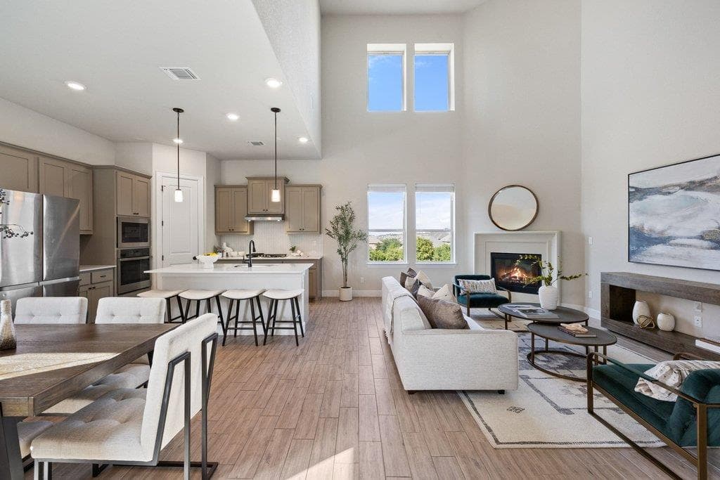 6800 Empresa Dr