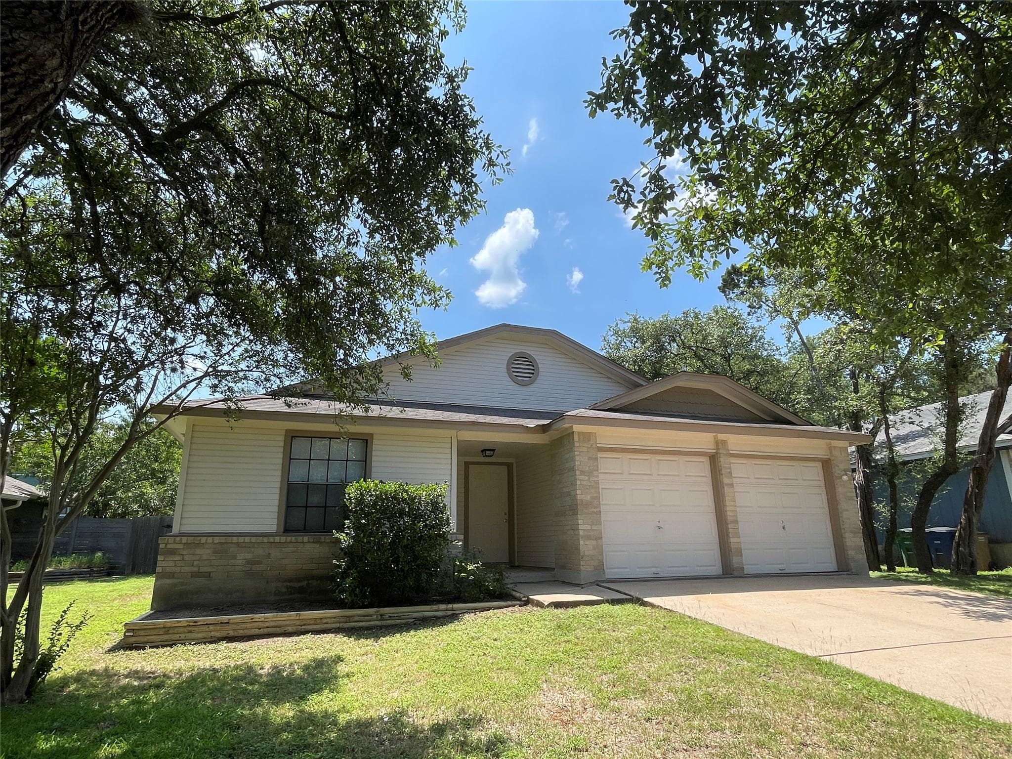 4141 Stonecroft Dr