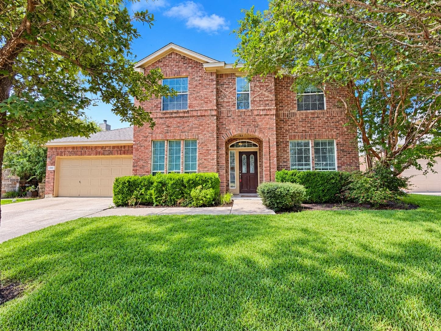 906 Mesquite Hollow Pl