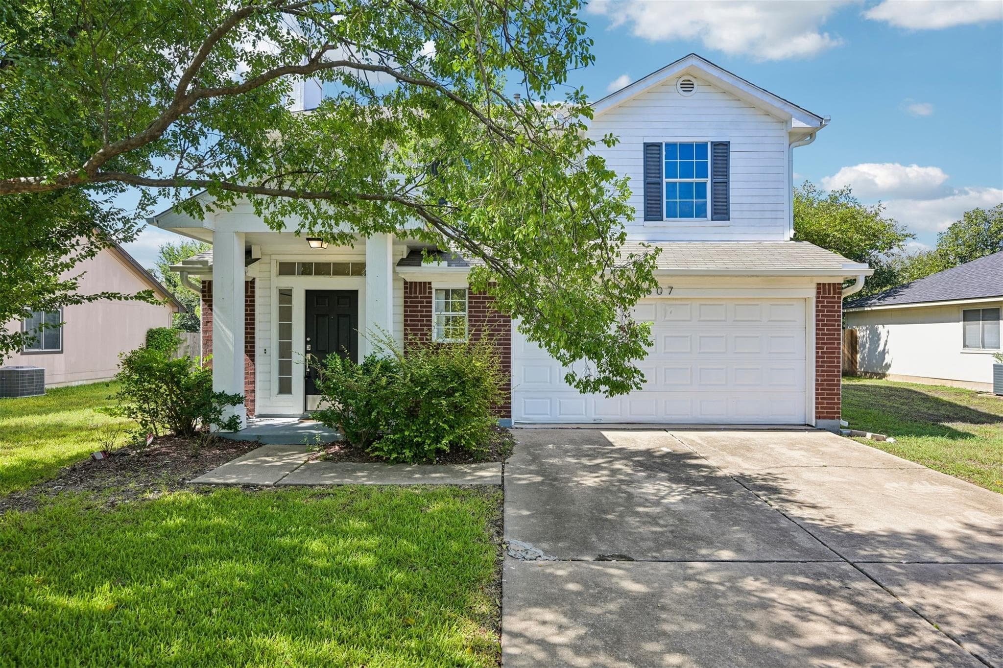 607 Sparkling Brook Ln