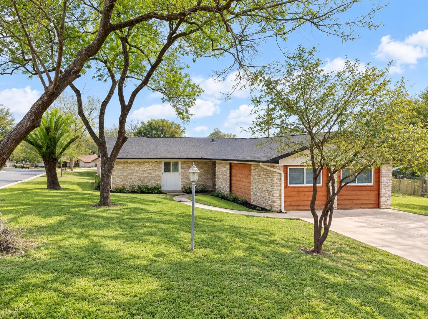10601 Walnut Bend Dr