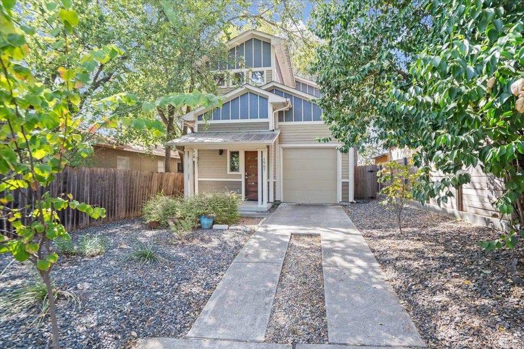 1907 E 20th St