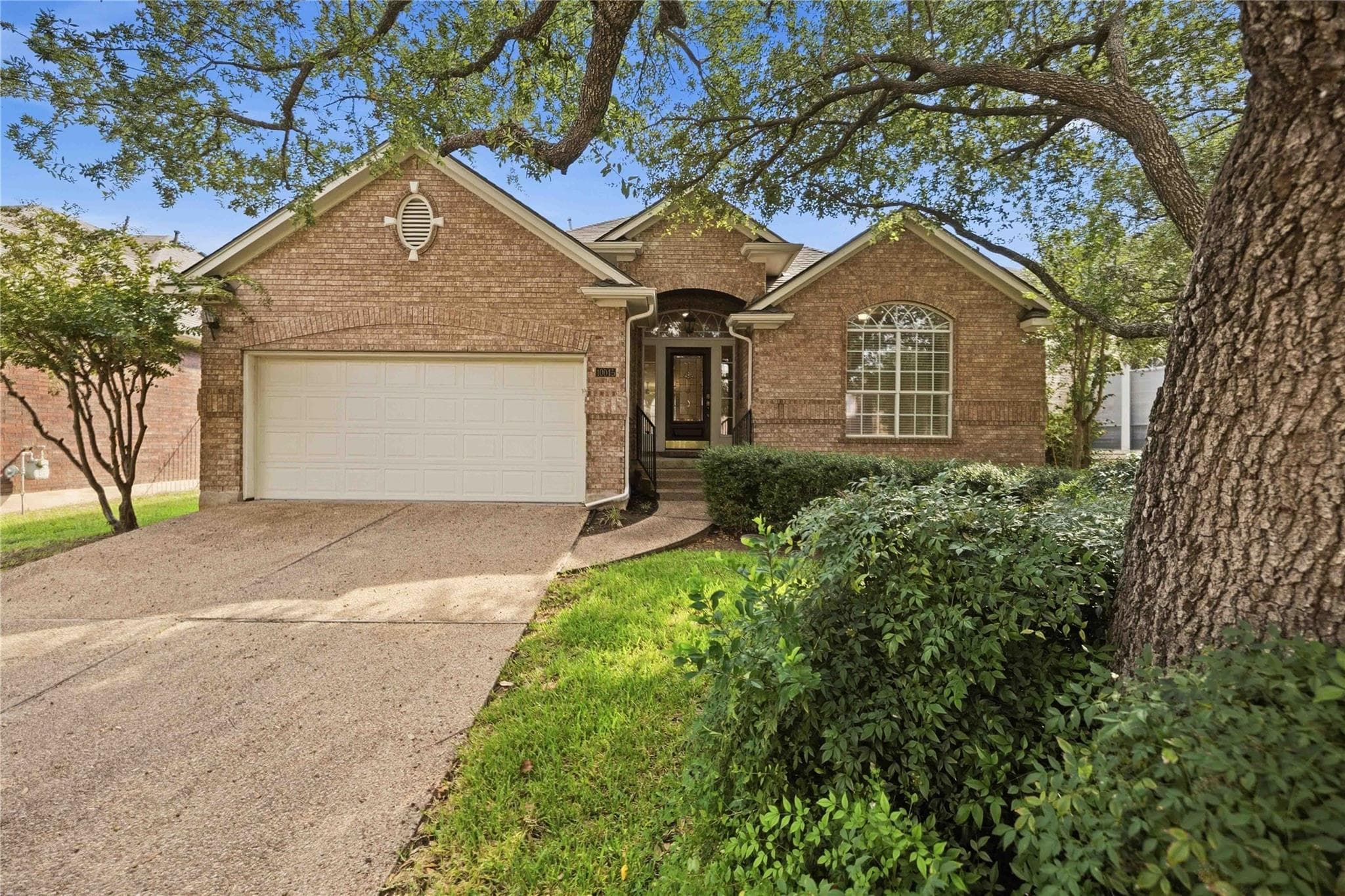 10045 Planters Woods Dr