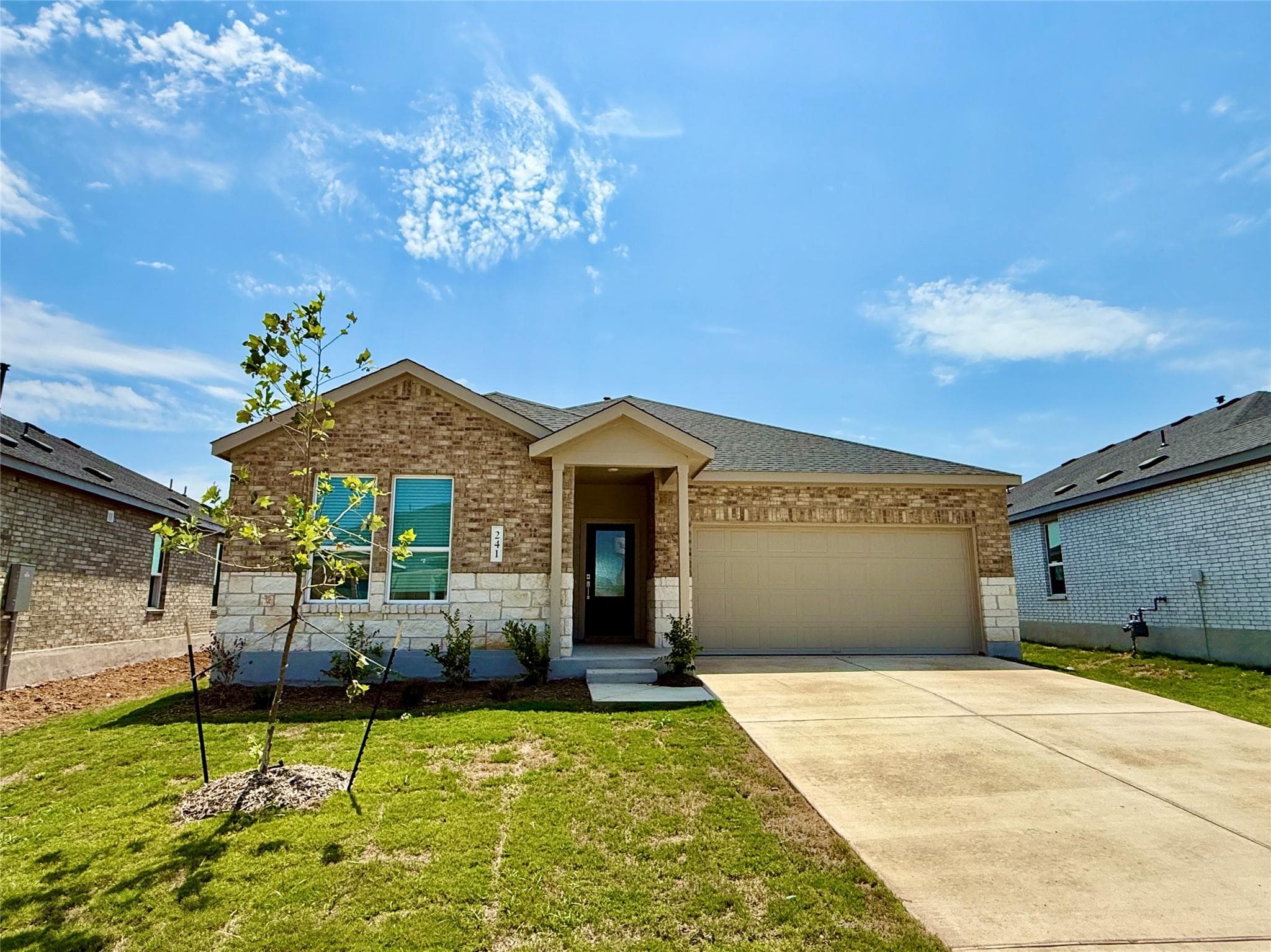 241 Seabreeze St