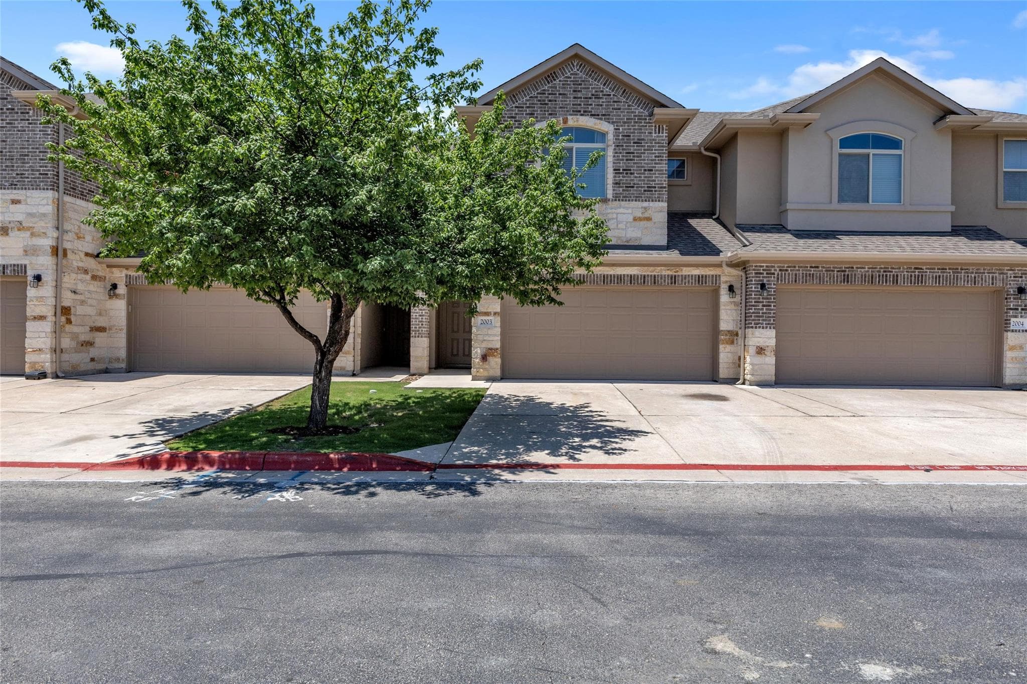 2880 Donnell Dr #2003