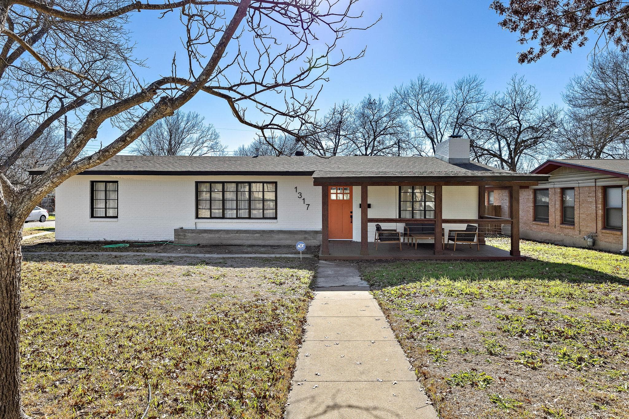 1317 Cloverleaf Dr